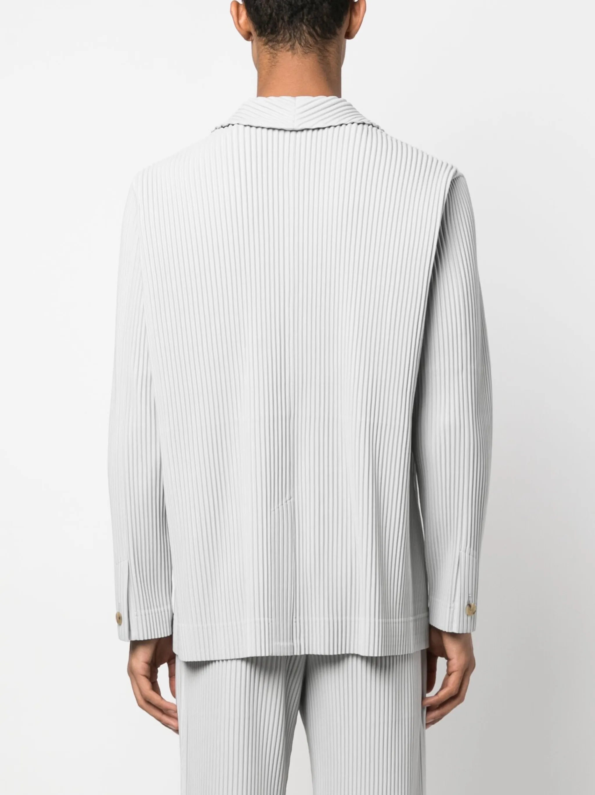 micro-pleated single-breasted blazer