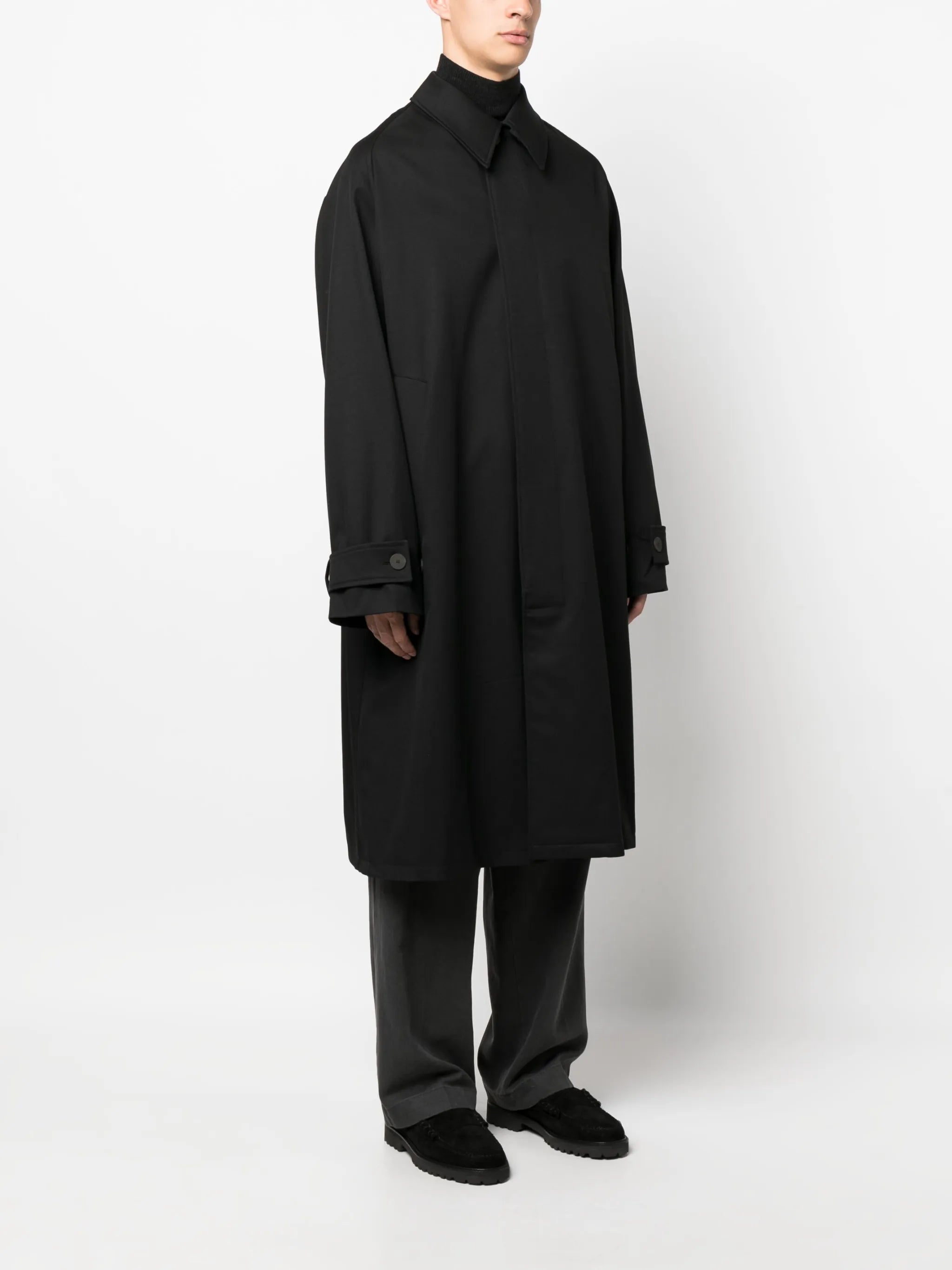 single-breasted mid-length coat
