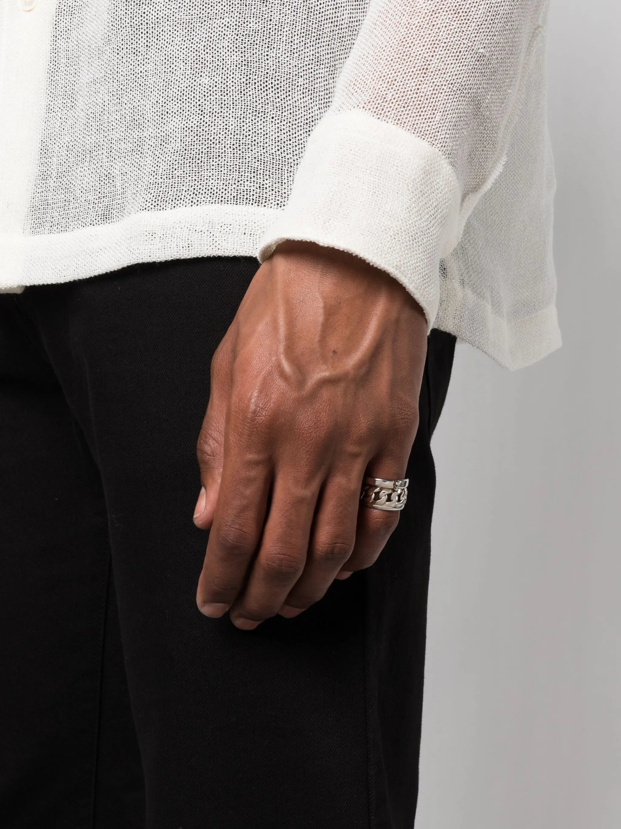 chain-motif band ring