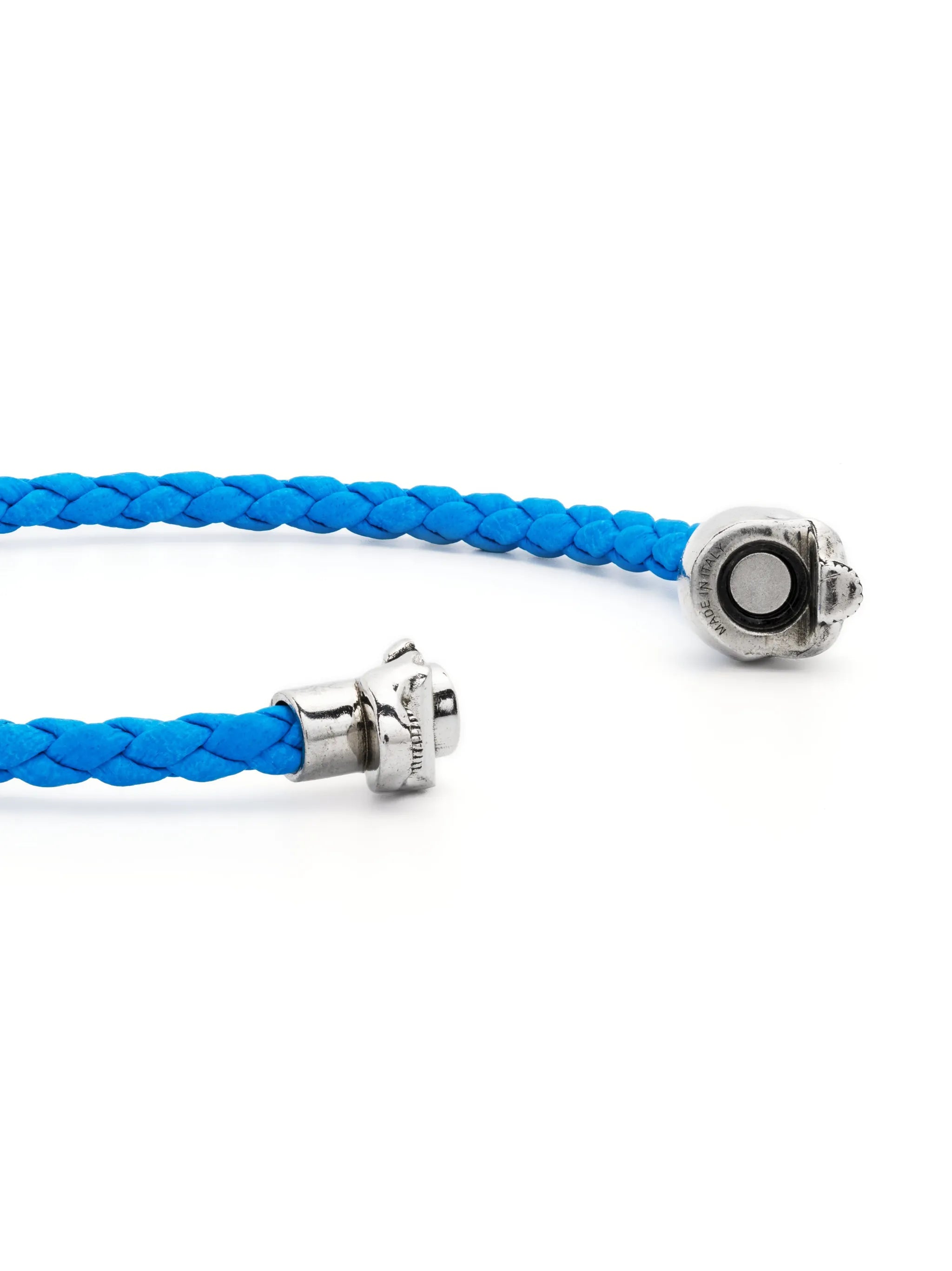 skull-pendant bracelet