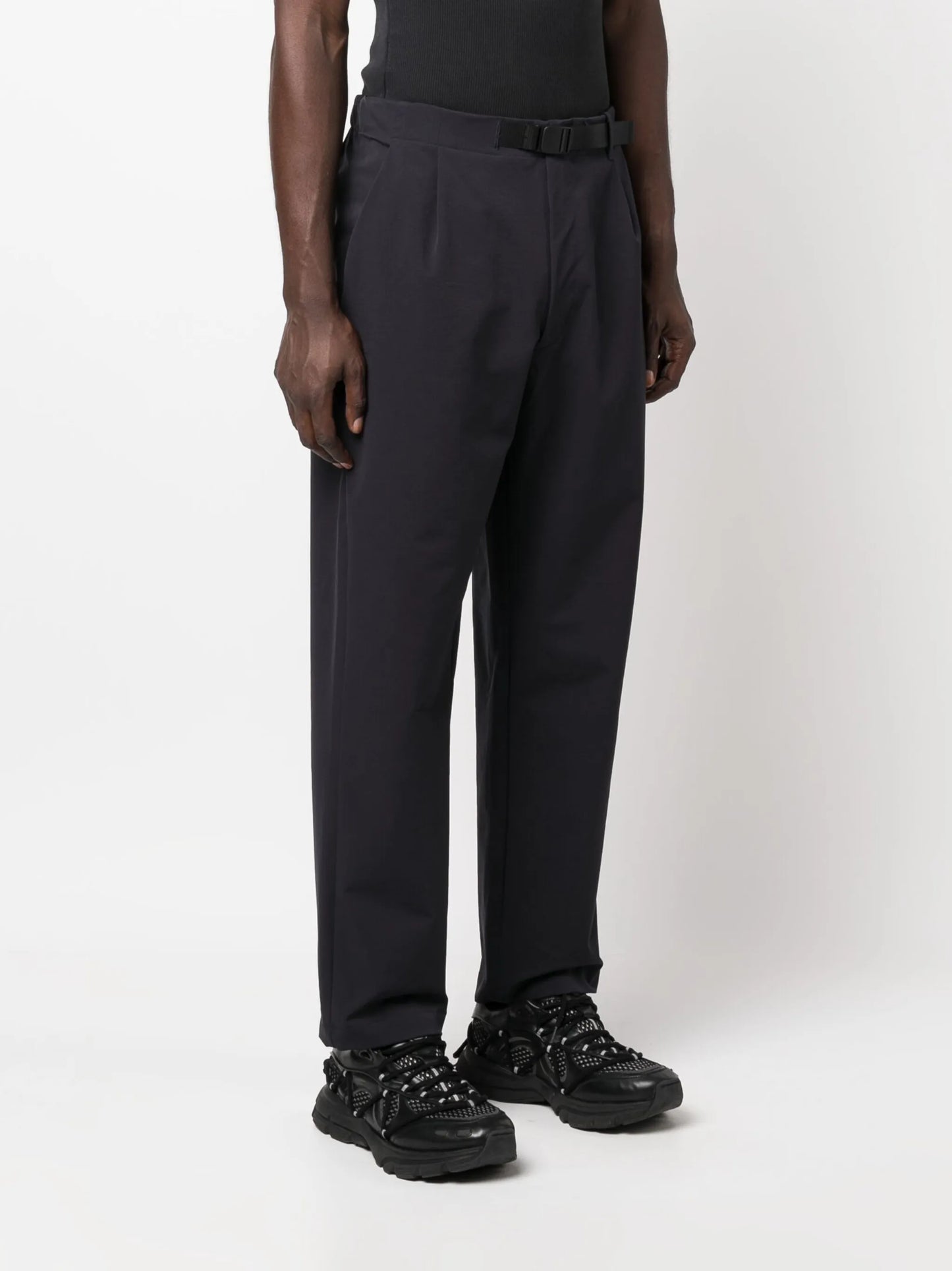 belted straight-leg trousers
