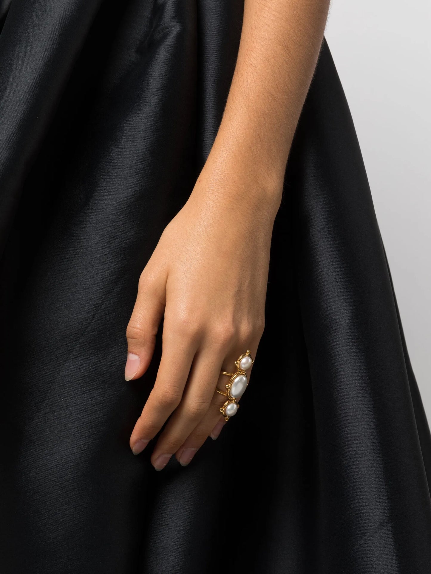 Cleo pearl ring