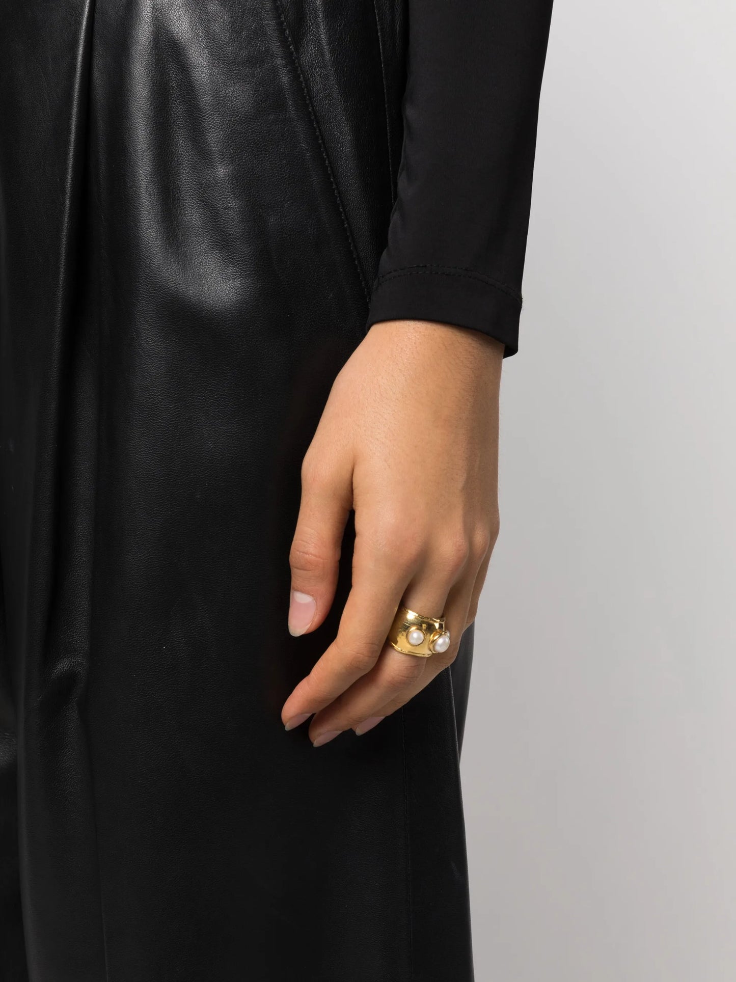 Dune pearl ring