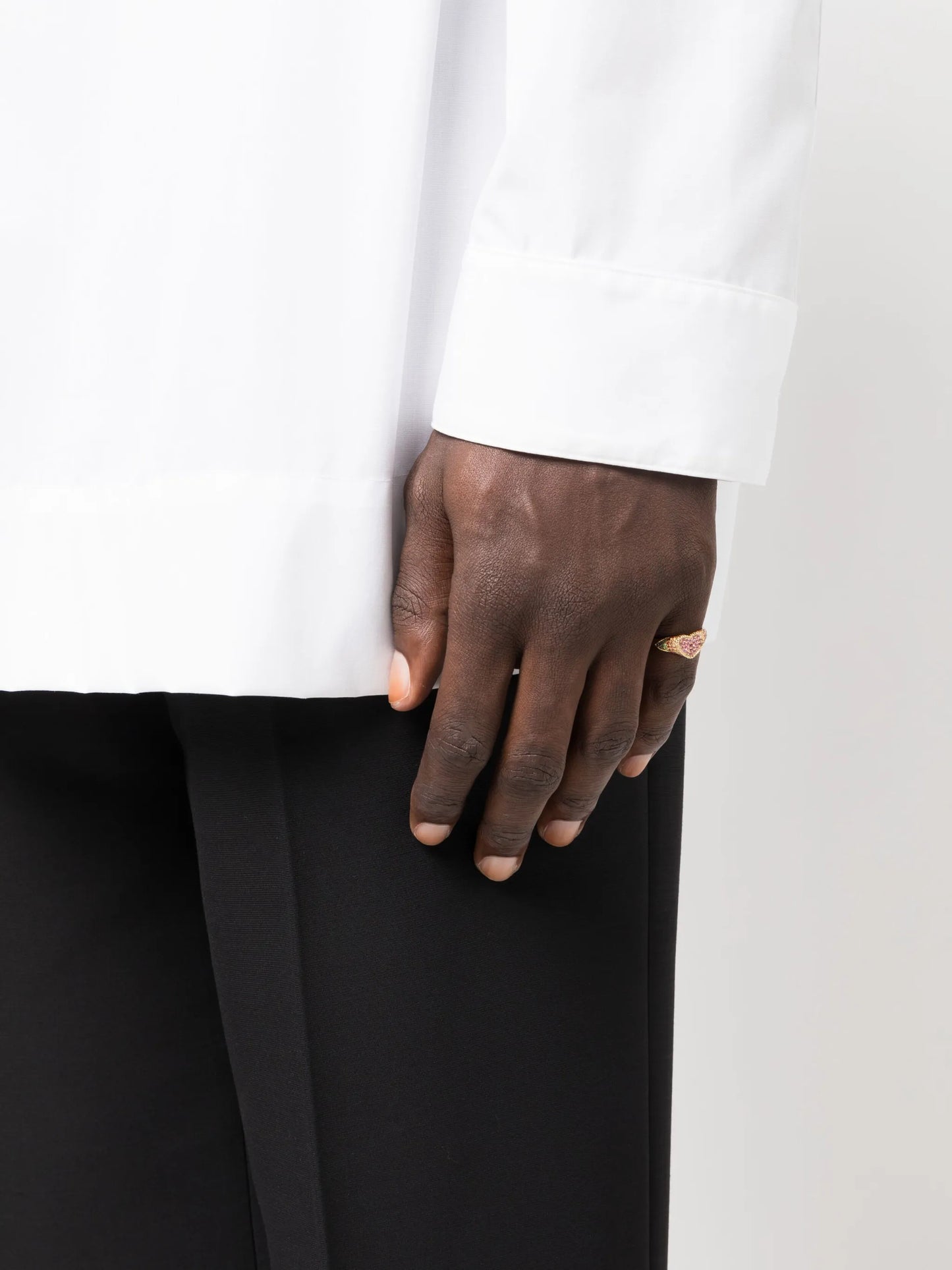 9kt yellow gold Baby Chevaliere Coeur sapphire and tsavorite ring