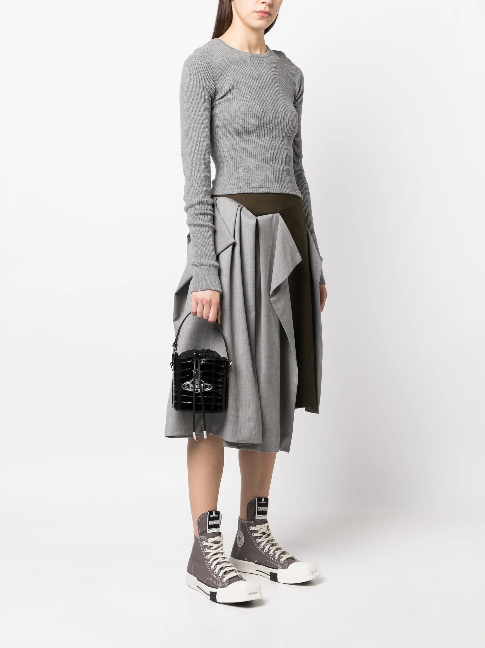 logo-plaque leather bucket bag
