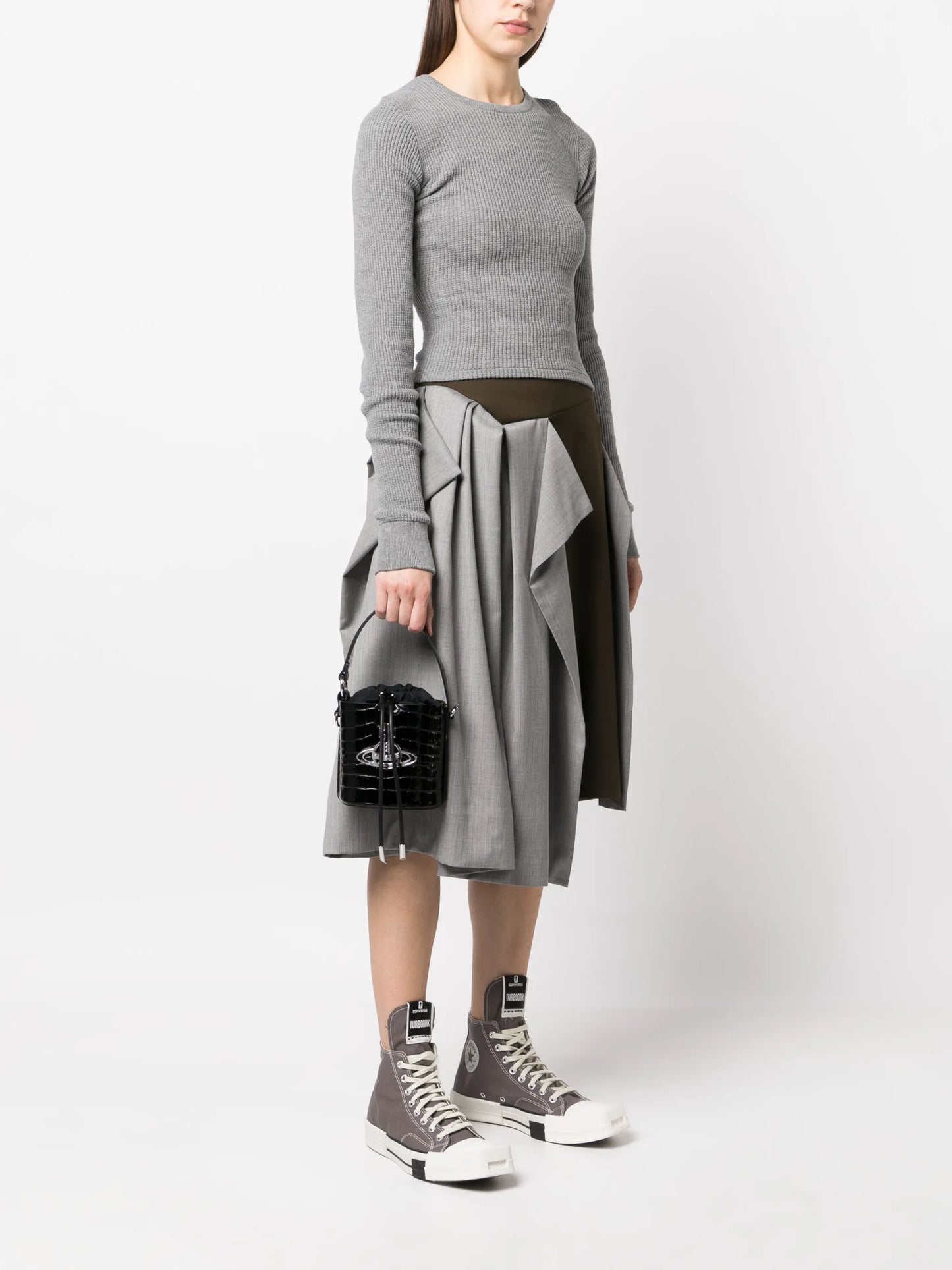logo-plaque leather bucket bag