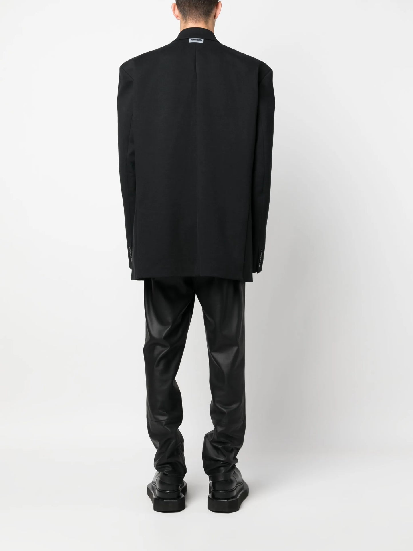 single-breasted tailored blazer