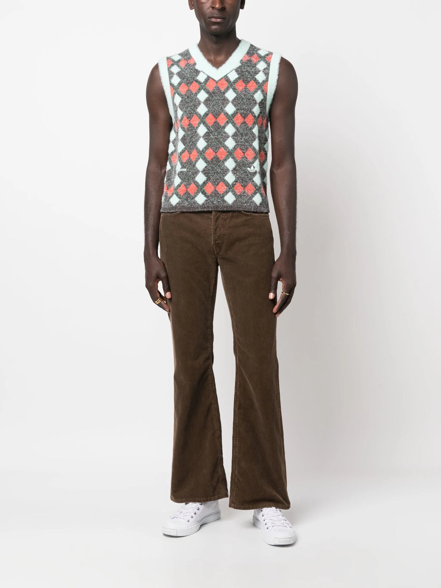 logo-embroidered knitted vest