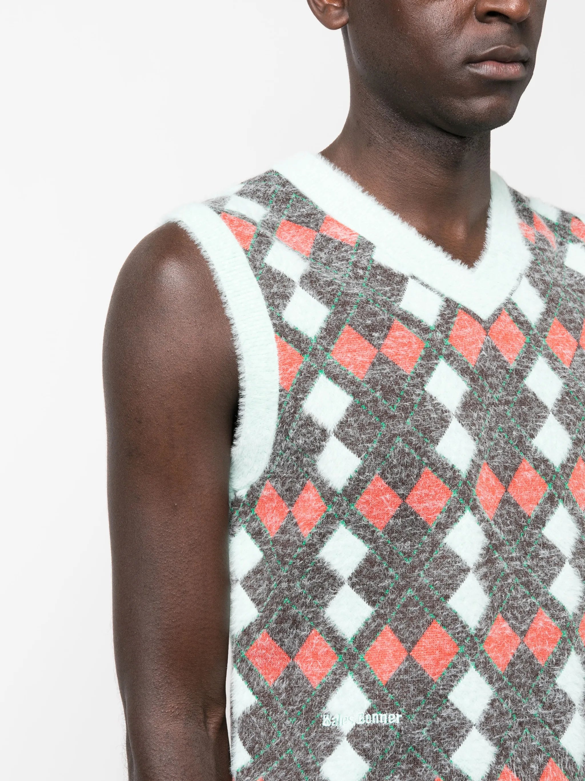 logo-embroidered knitted vest