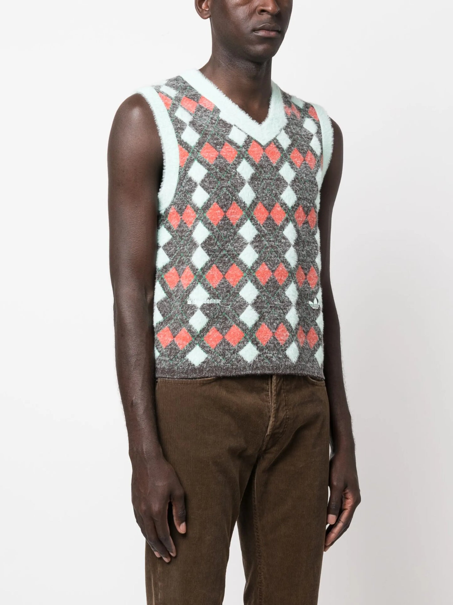 logo-embroidered knitted vest