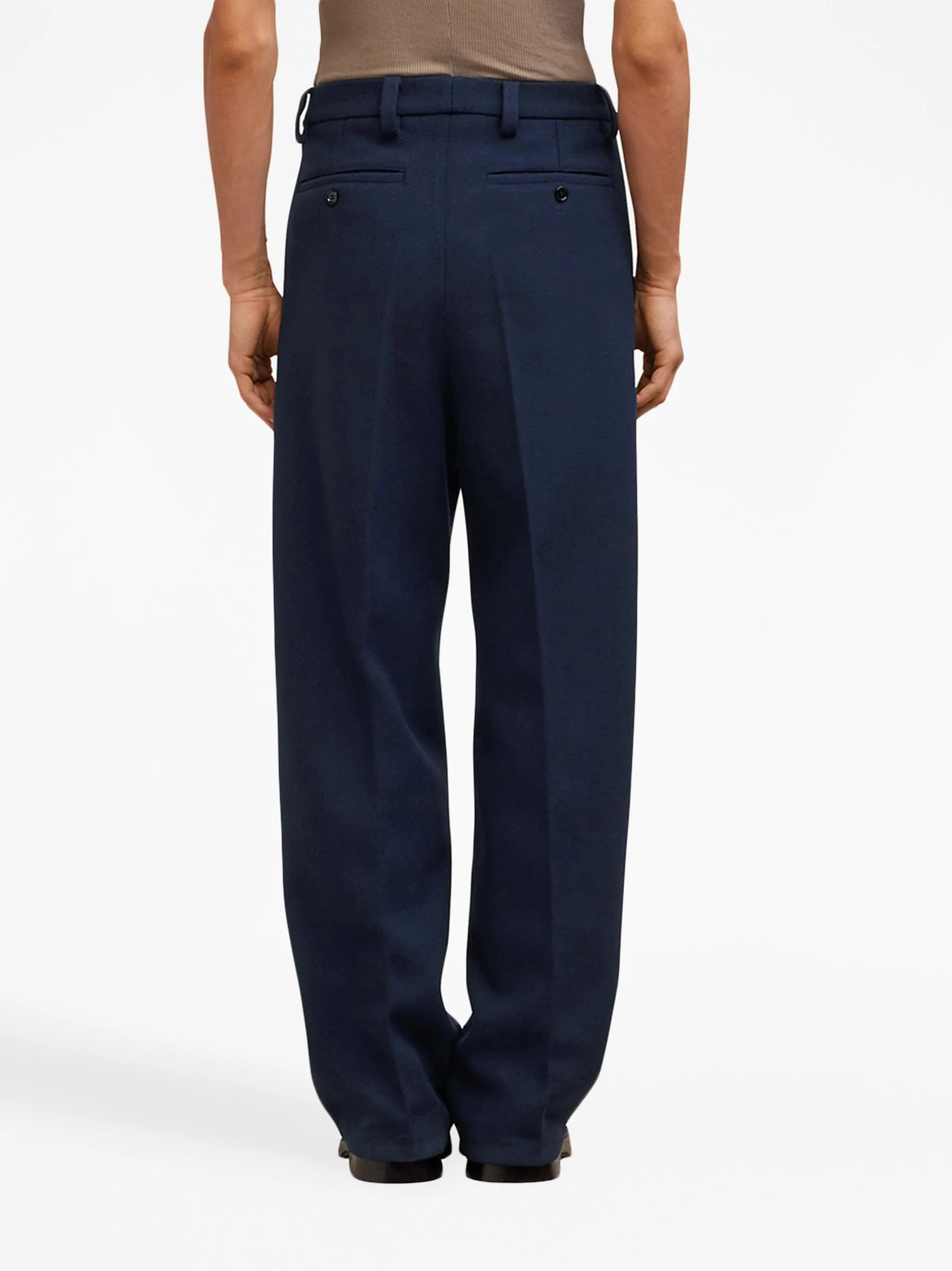 straight-leg tailored trousers