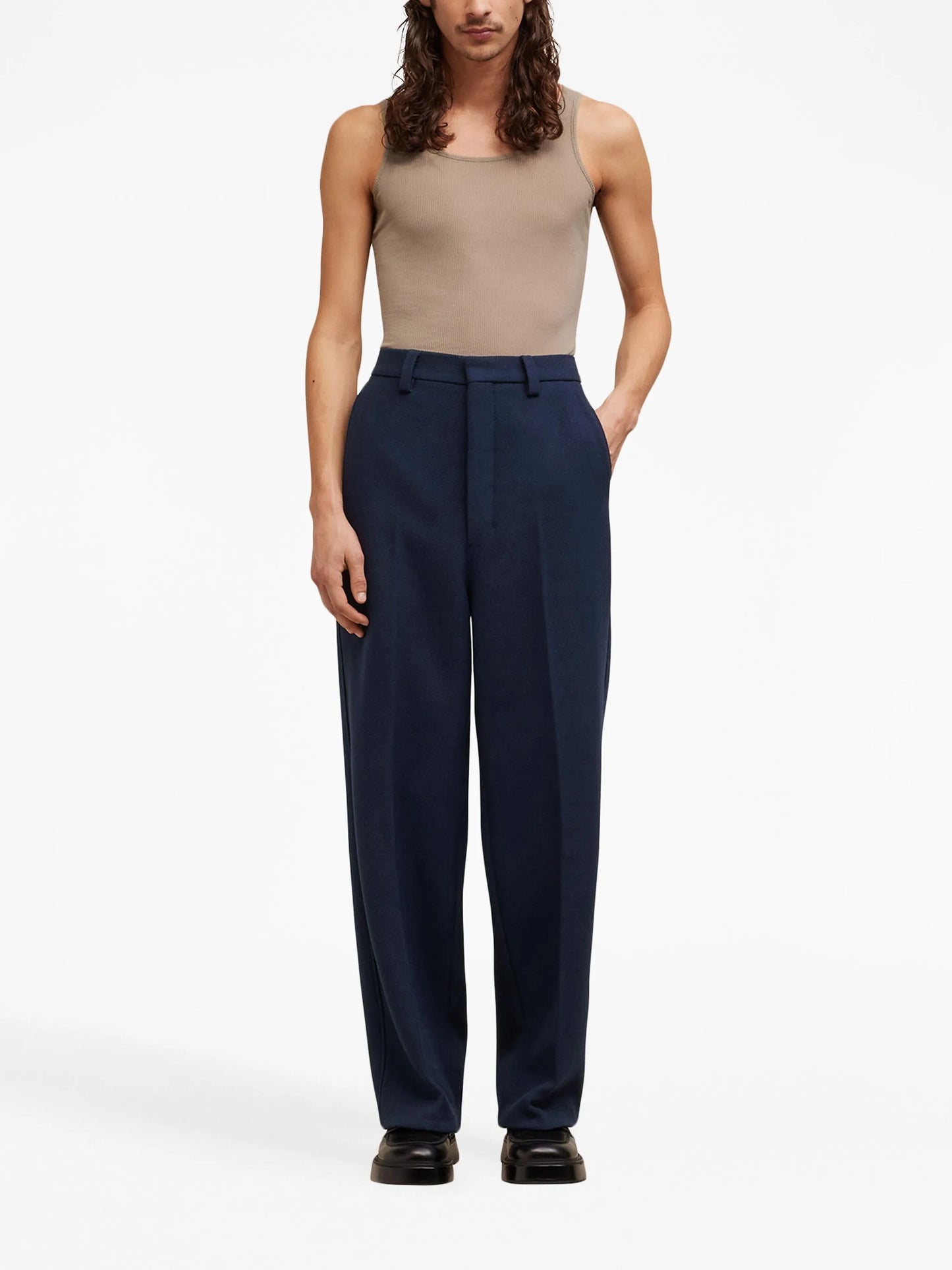 straight-leg tailored trousers