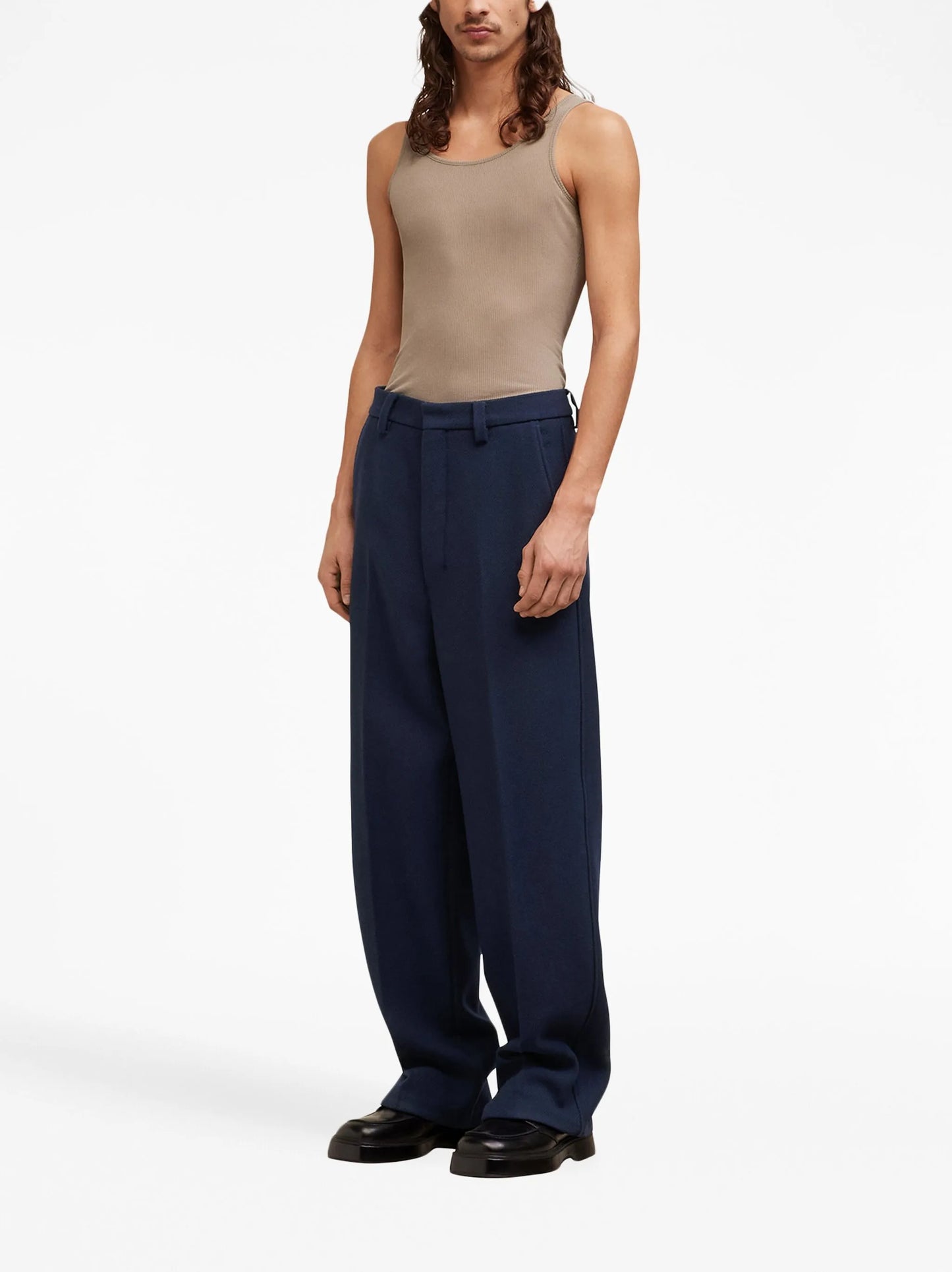 straight-leg tailored trousers