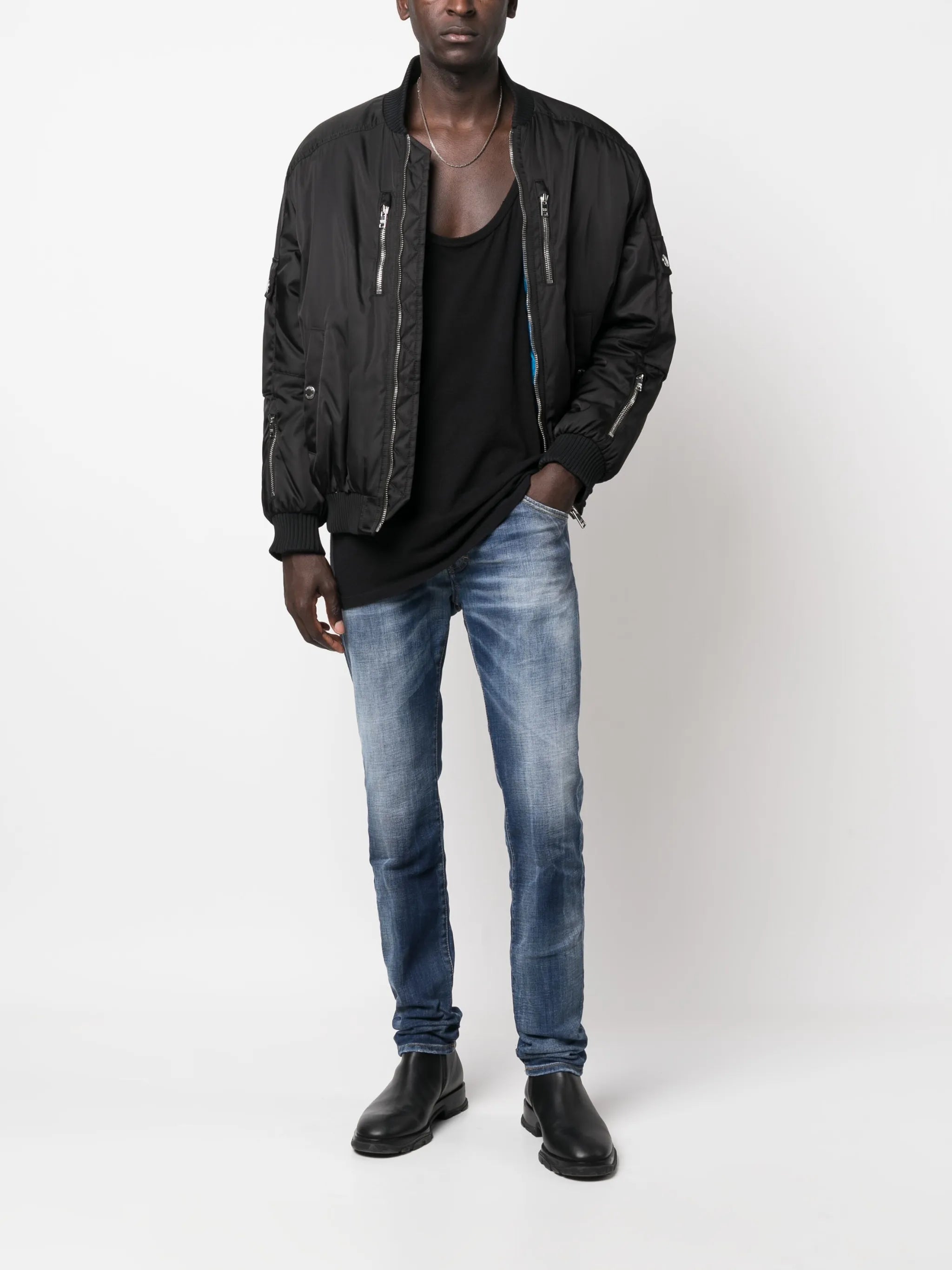 distressed-effect slim-leg jeans