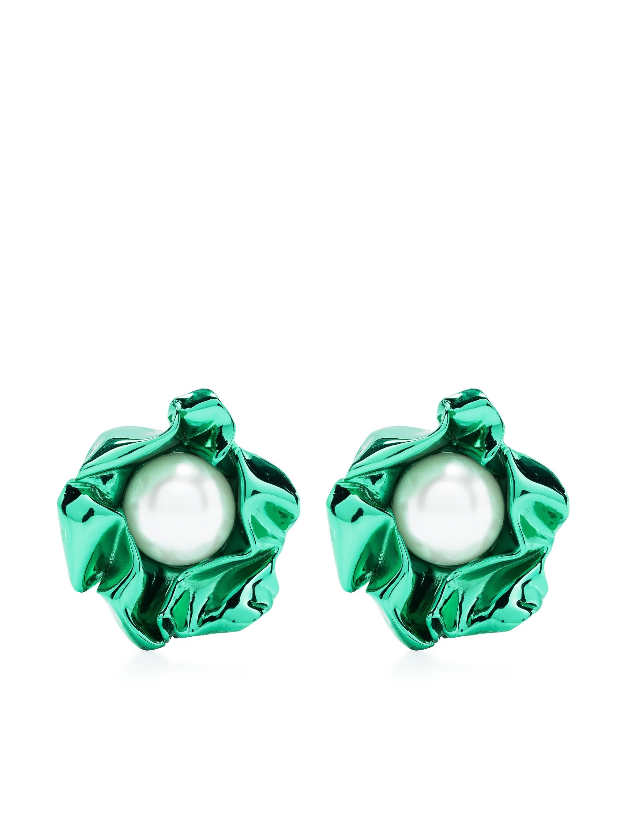 Titania pearl stud earrings