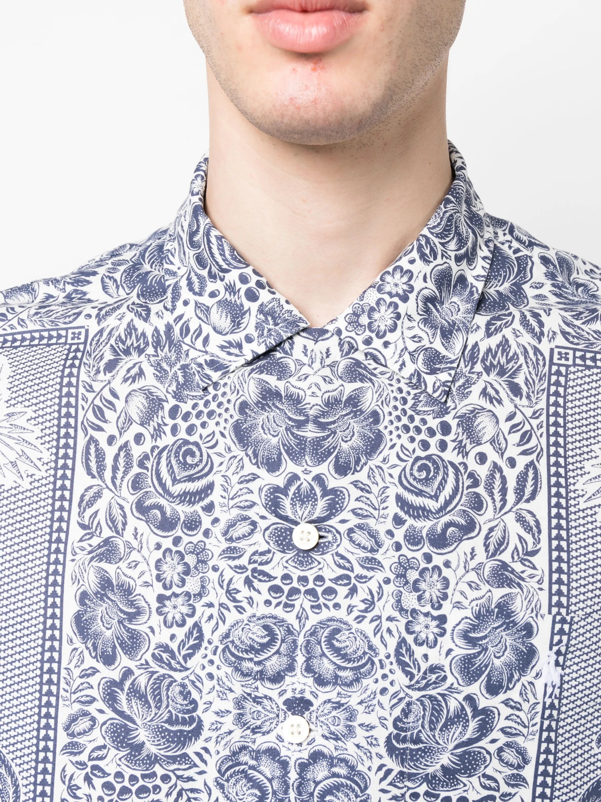 floral-print short-sleeve shirt
