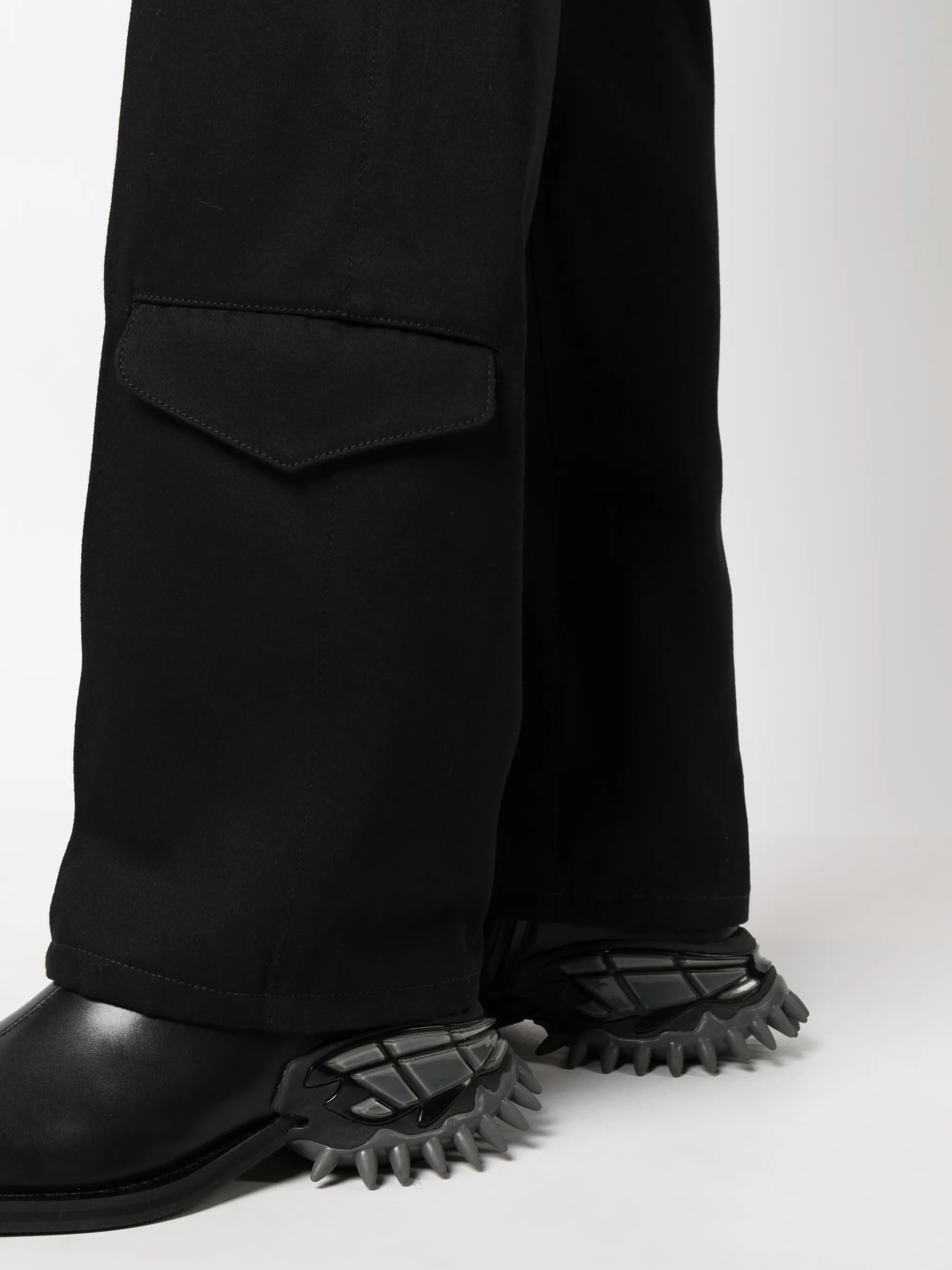 panelled slim-fit cotton trousers