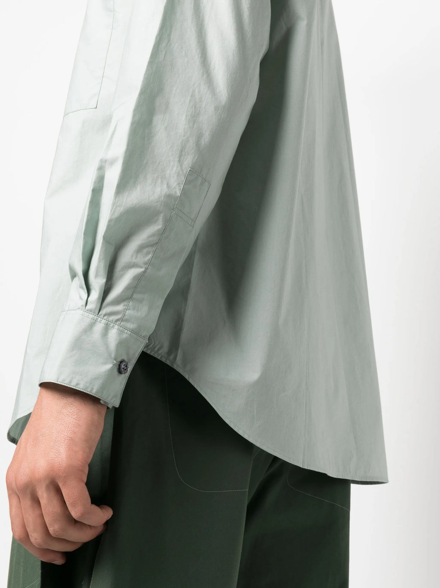 long-sleeve buttoned cotton shirt