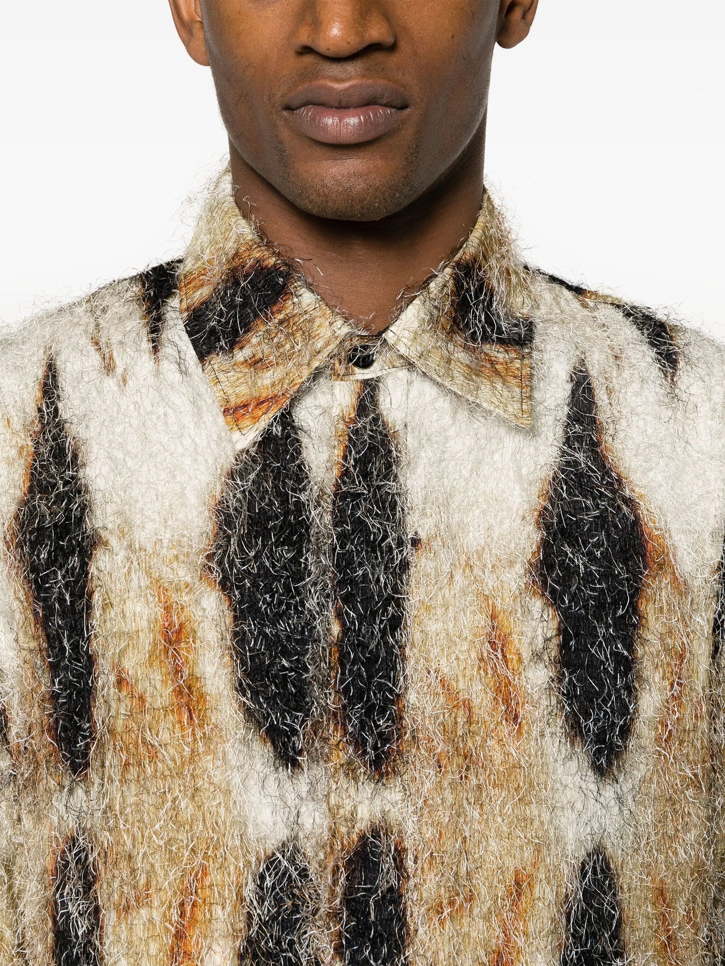 straight-point collar brushed-effect shirt
