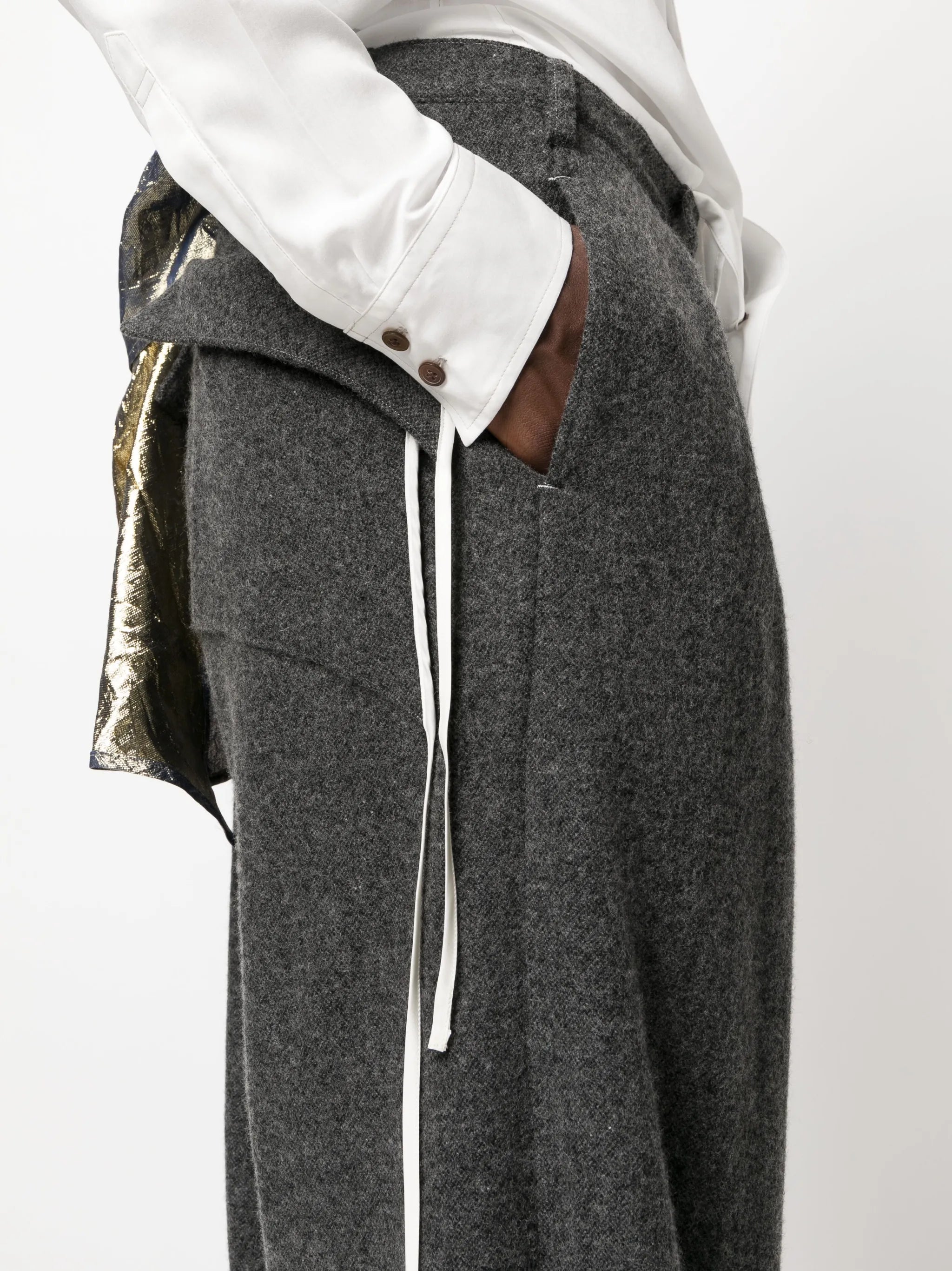 wide-leg box-pleated trousers