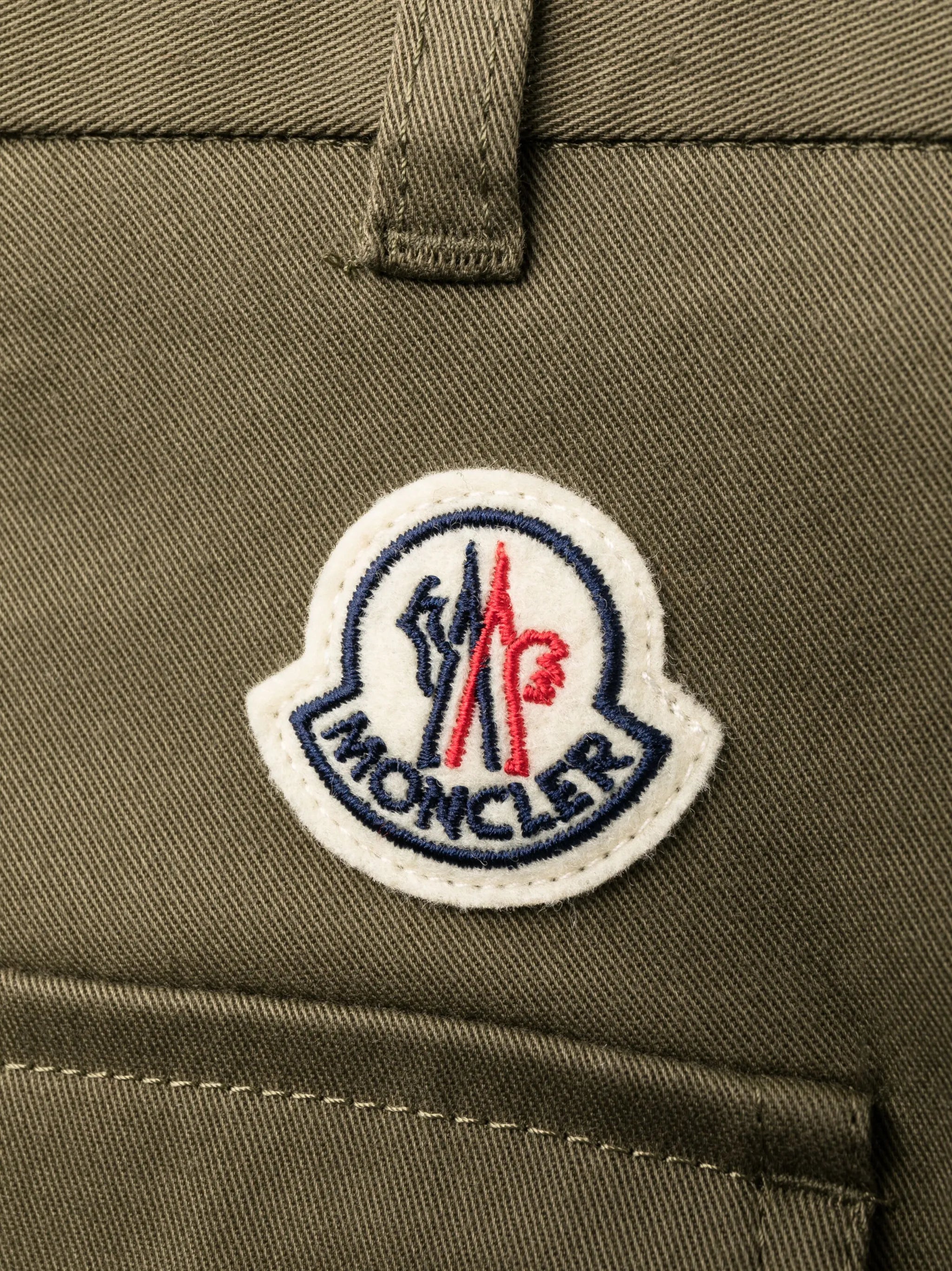 logo-patch twill tapered-leg trousers