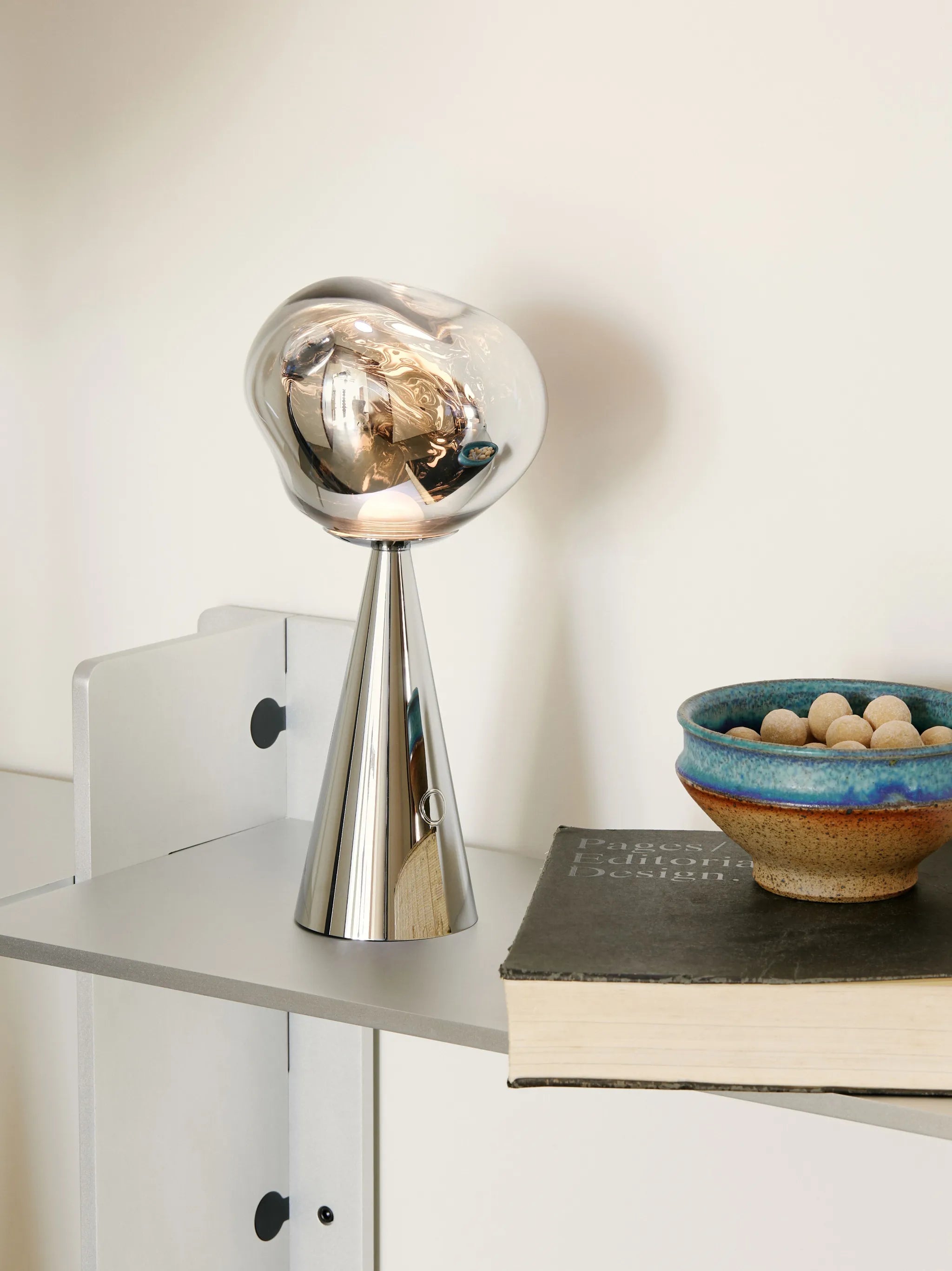 Melt portable LED UN light