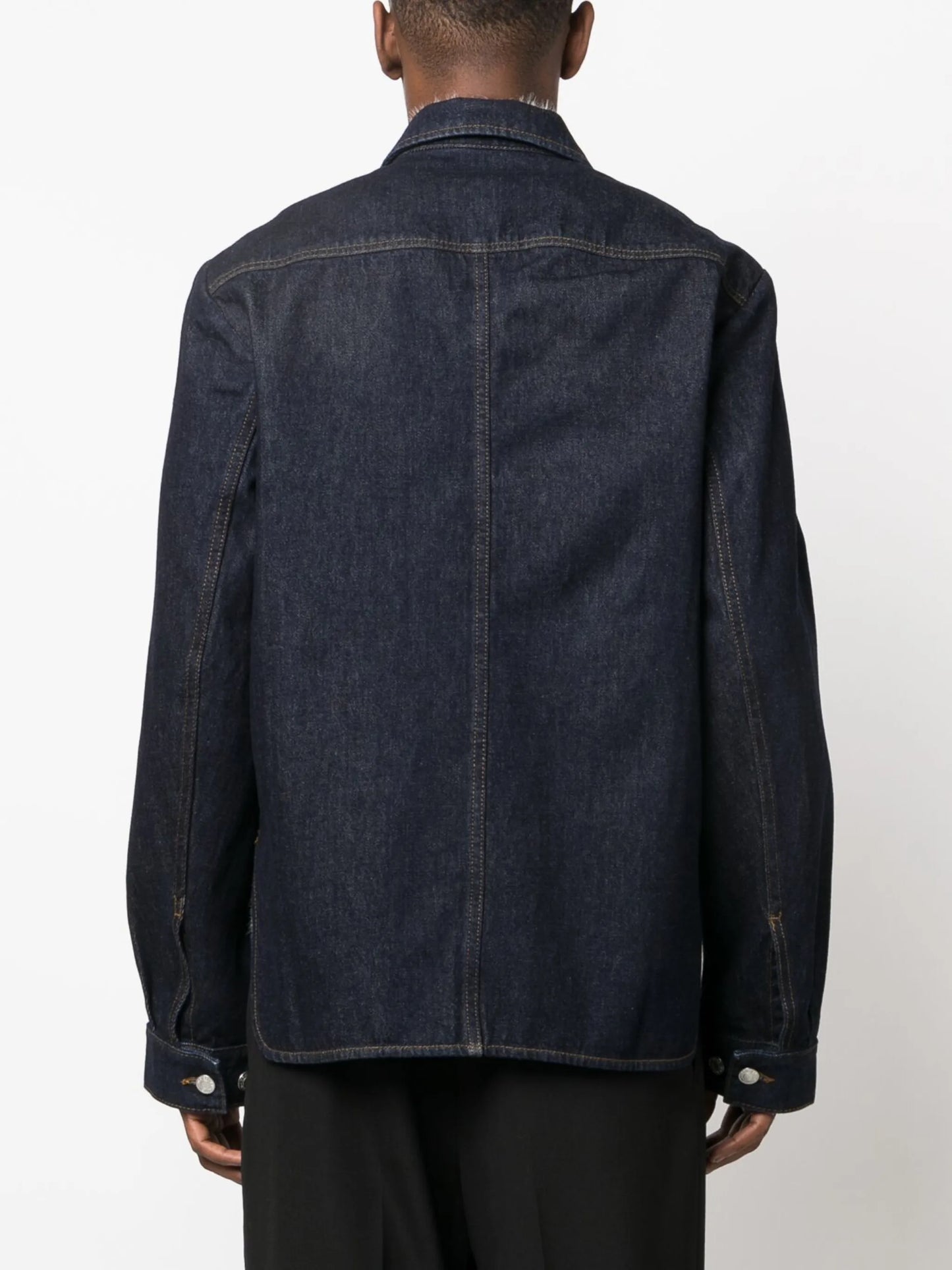 button-fastening long-sleeve jacket