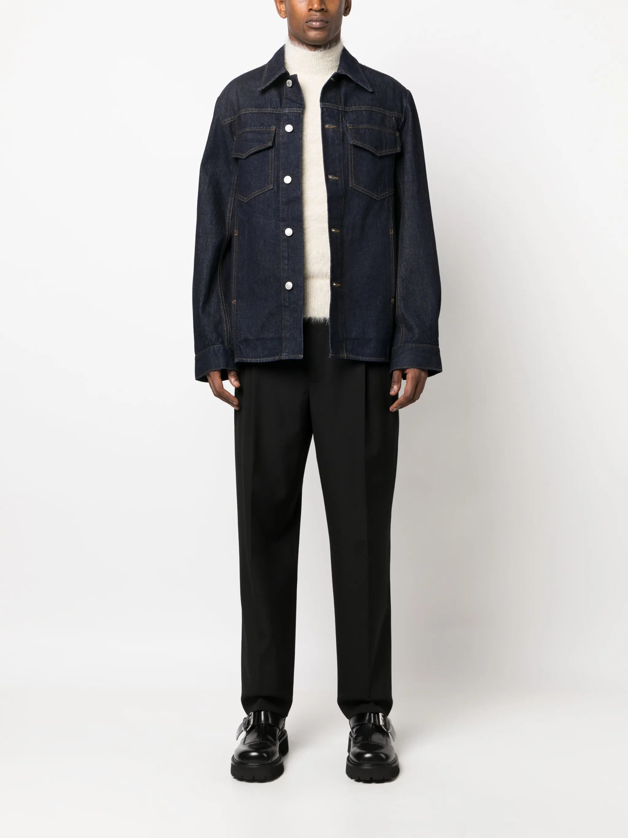 button-fastening long-sleeve jacket