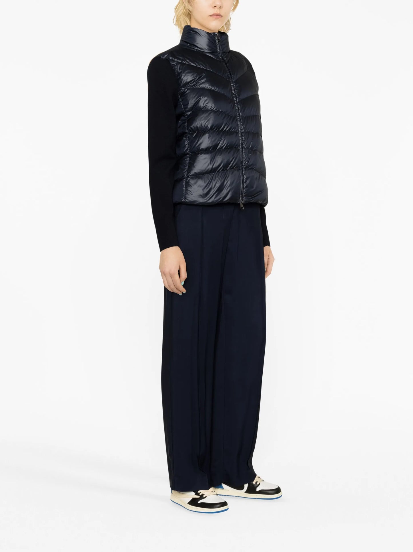 contrasting-sleeve padded jacket