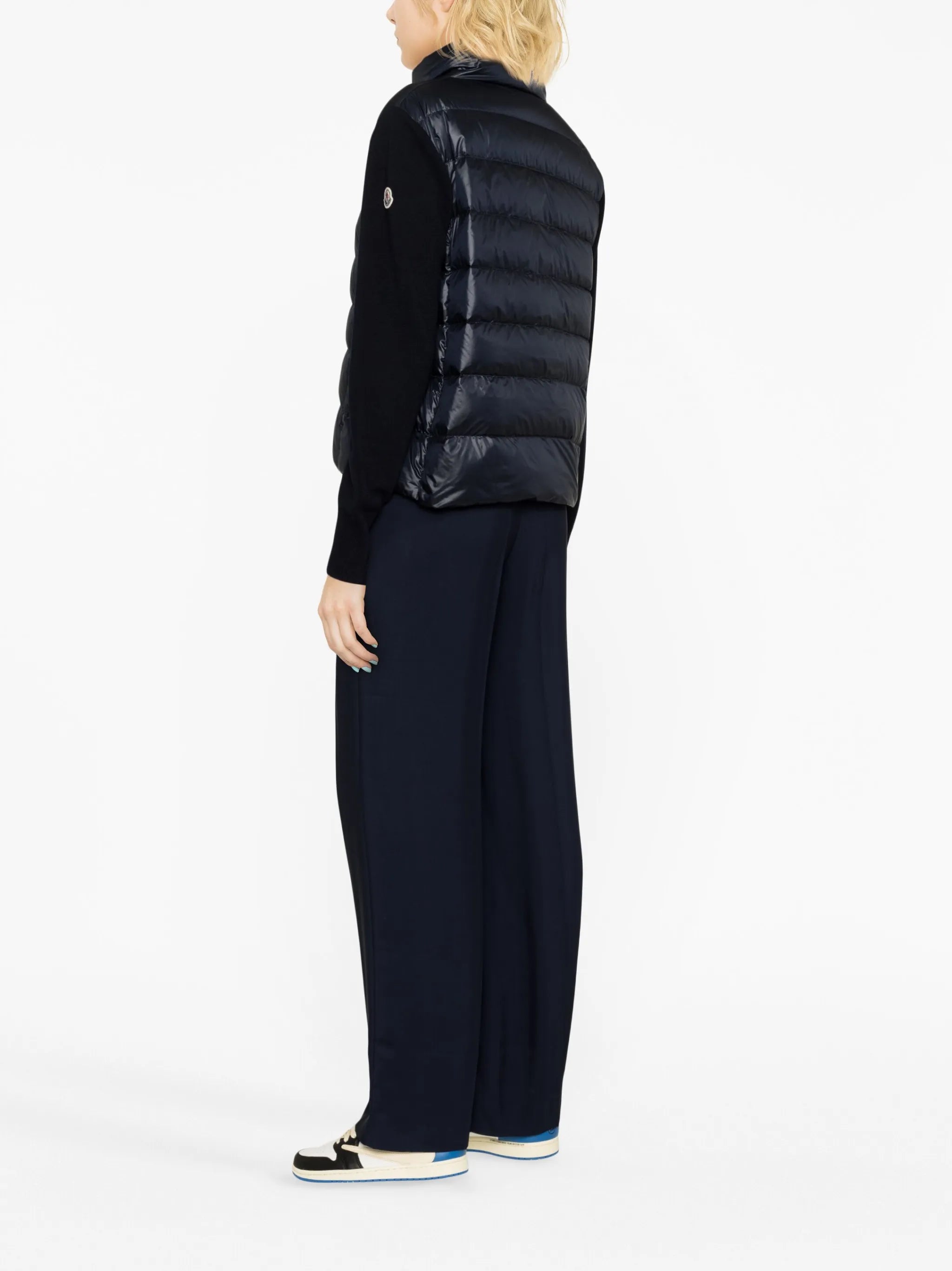 contrasting-sleeve padded jacket
