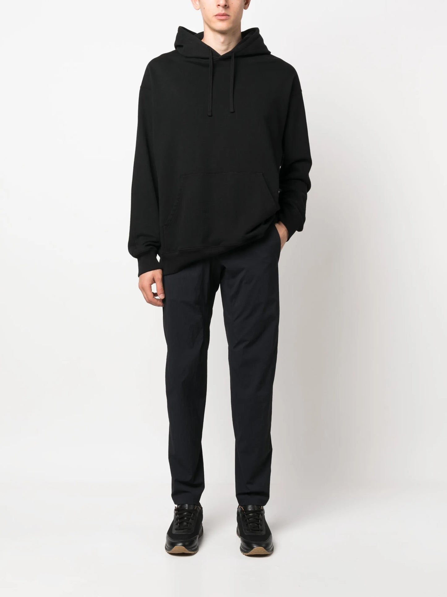 slim-cut leg trousers