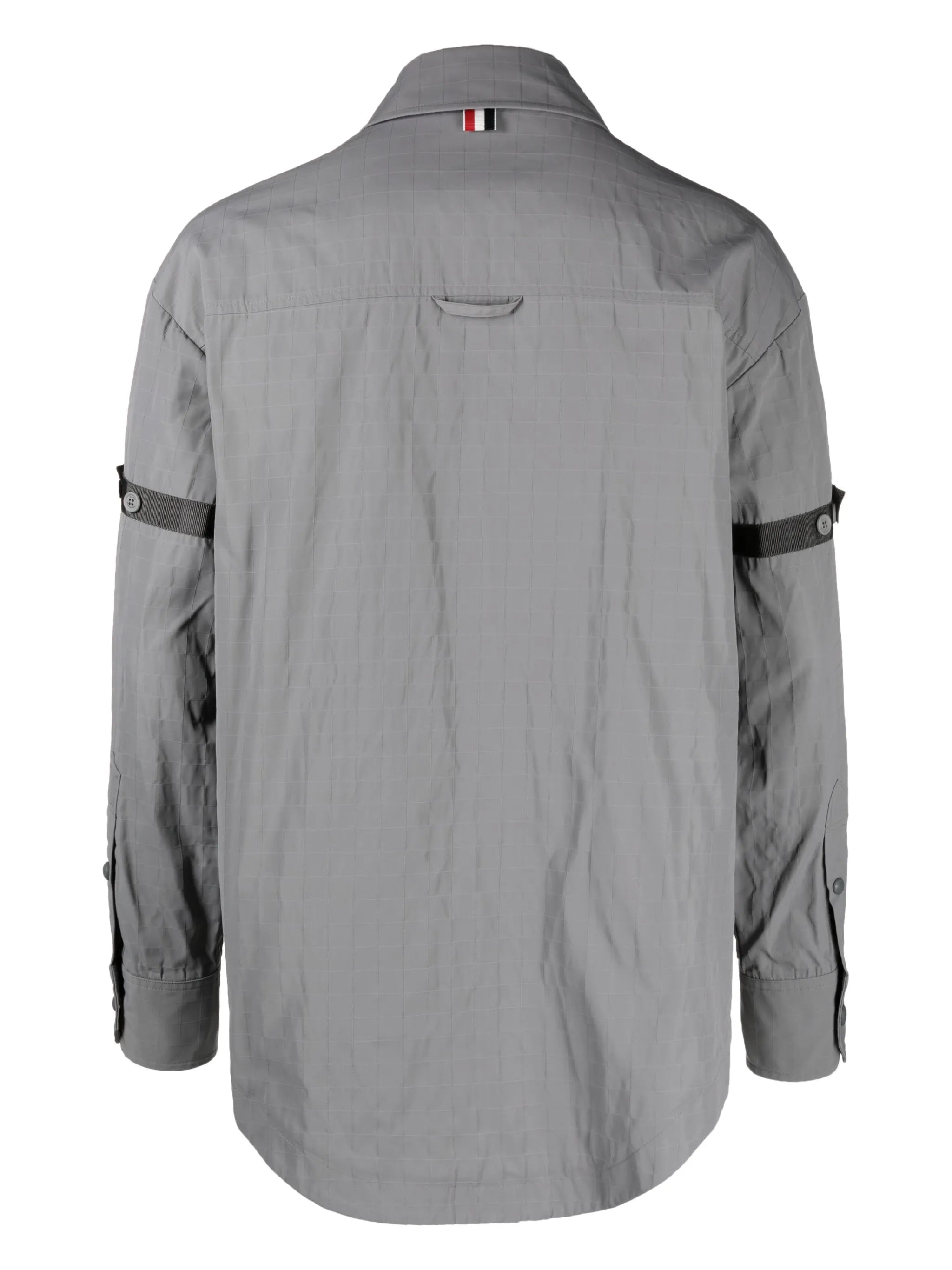 button-fastening shirt jacket
