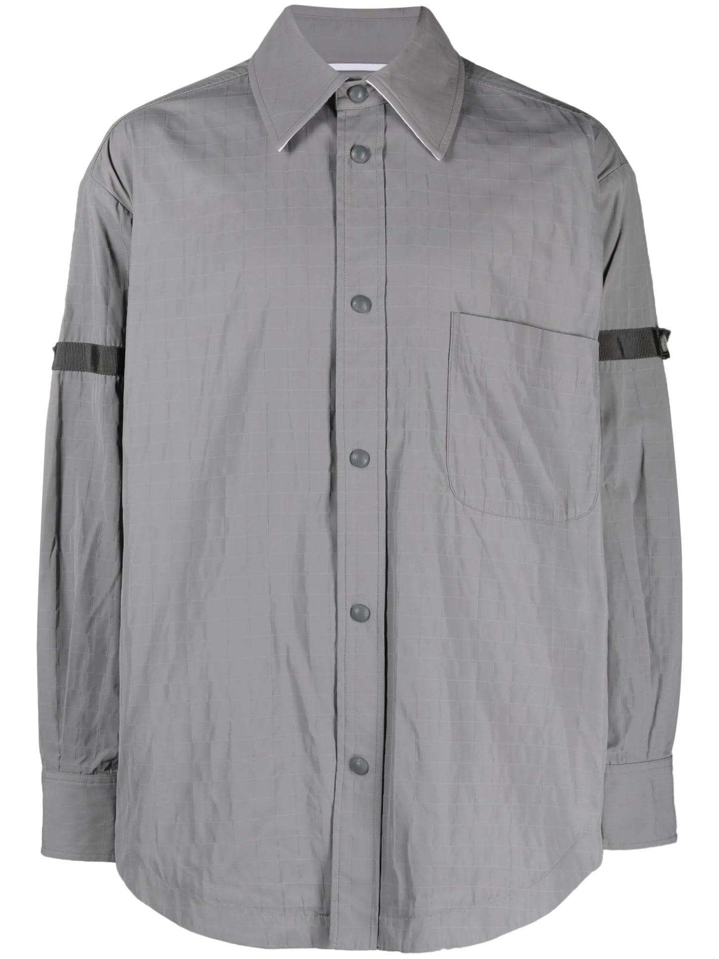 button-fastening shirt jacket