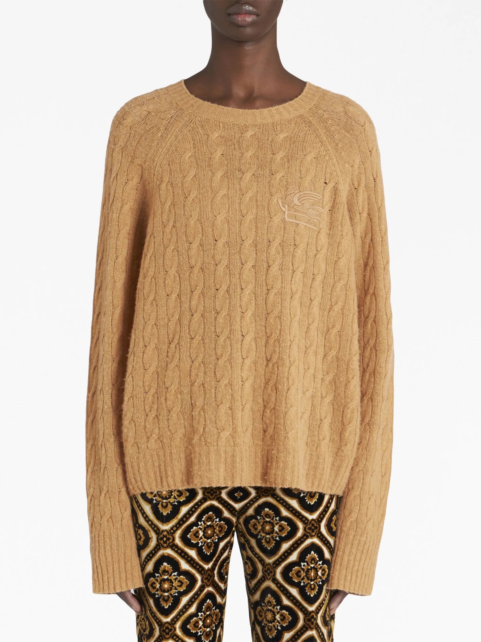 logo-embroidered cable-knit jumper