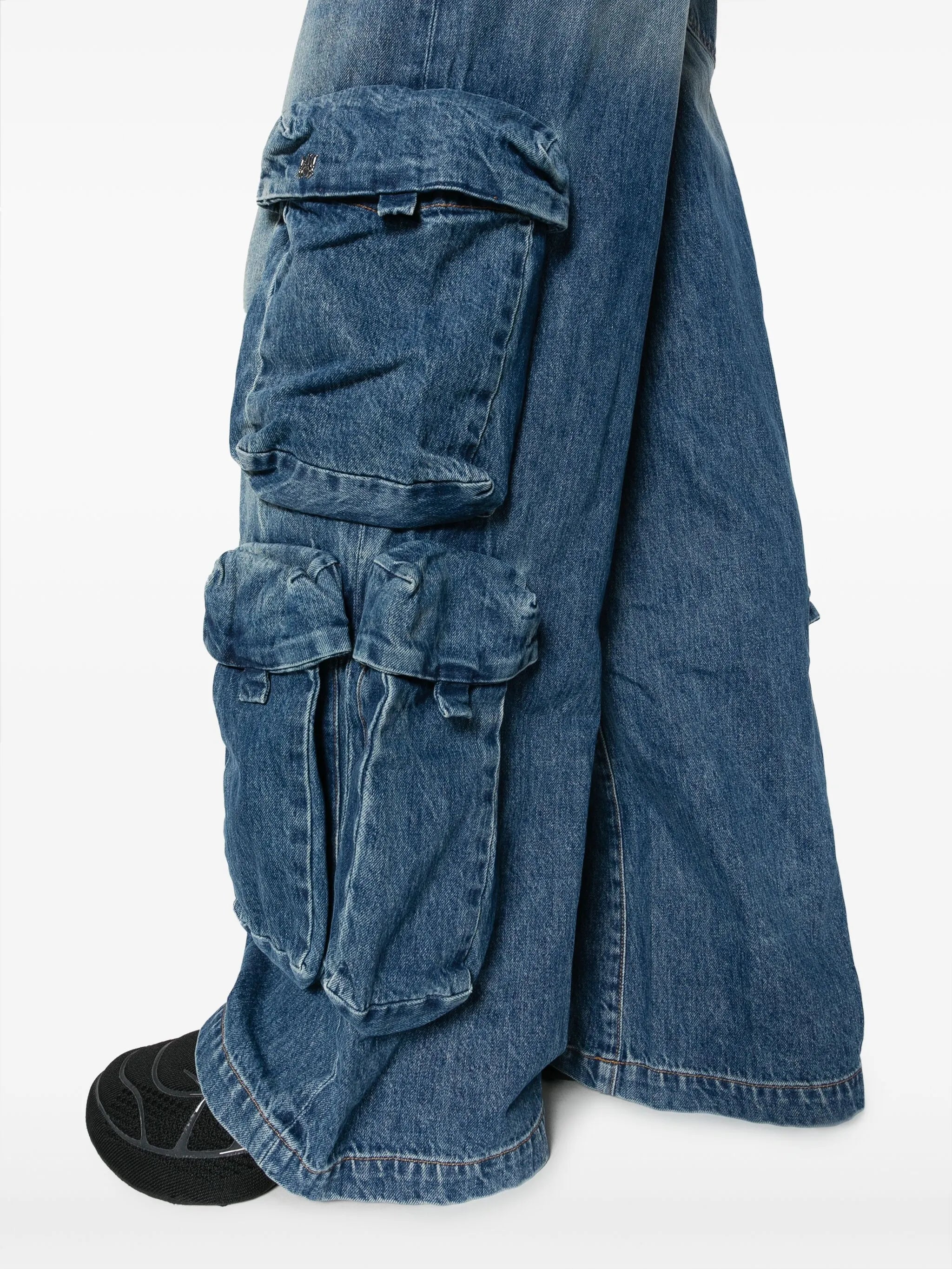 wide-leg cargo jeans