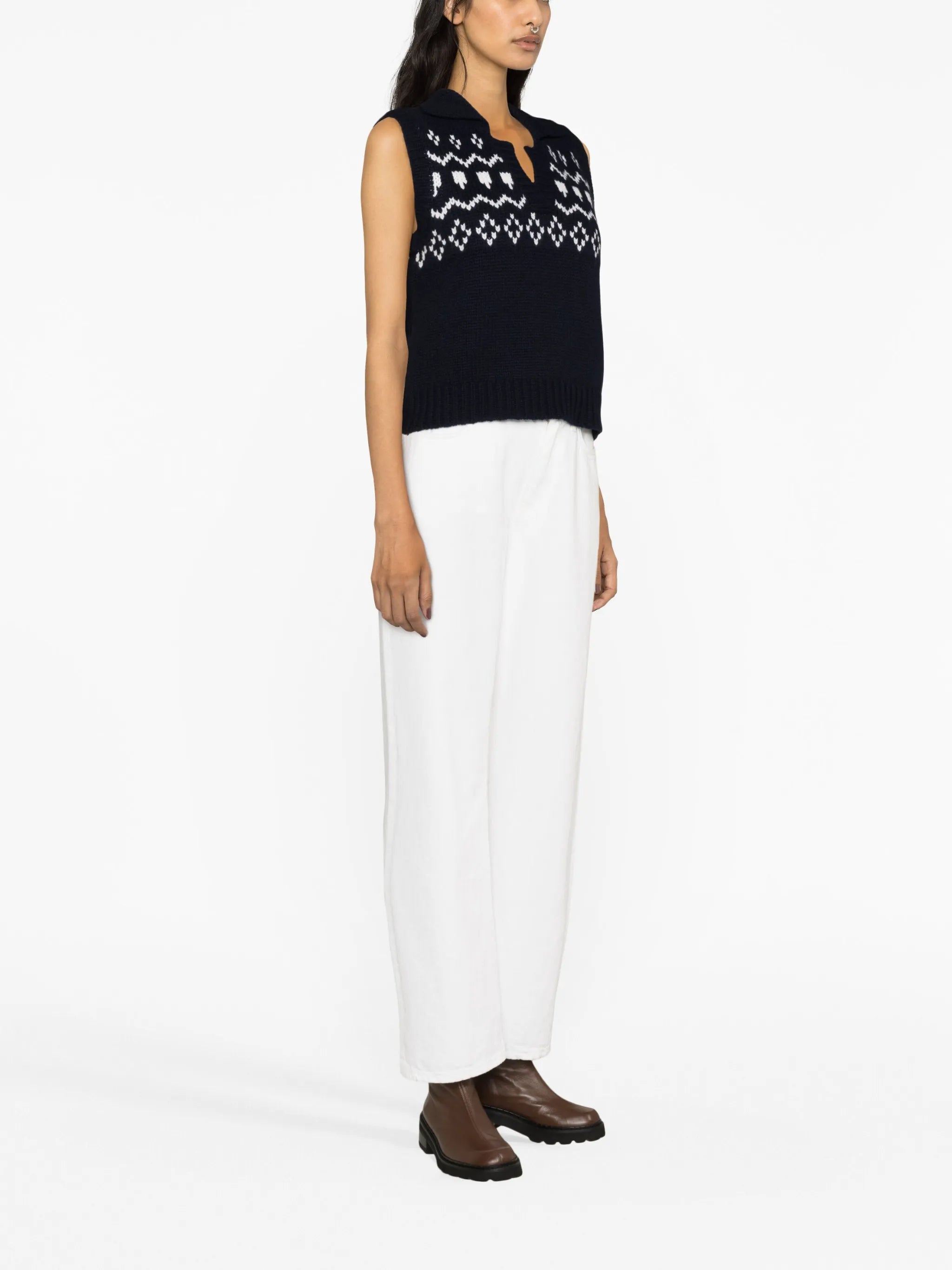 V-neck knitted gilet