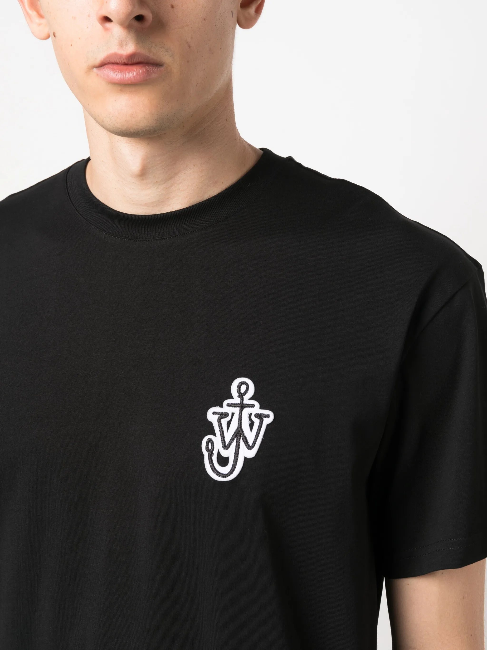 embroidered-logo T-shirt