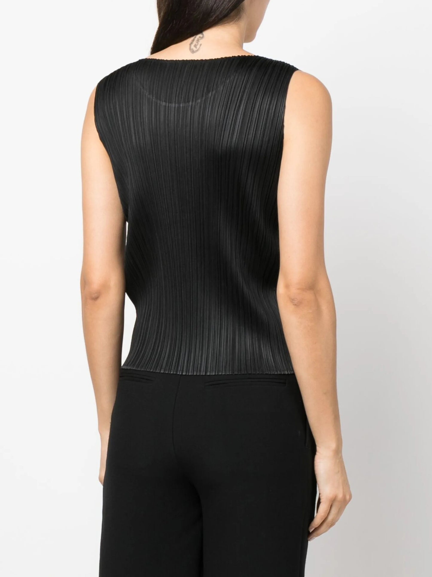 plissé scoop-neck vest