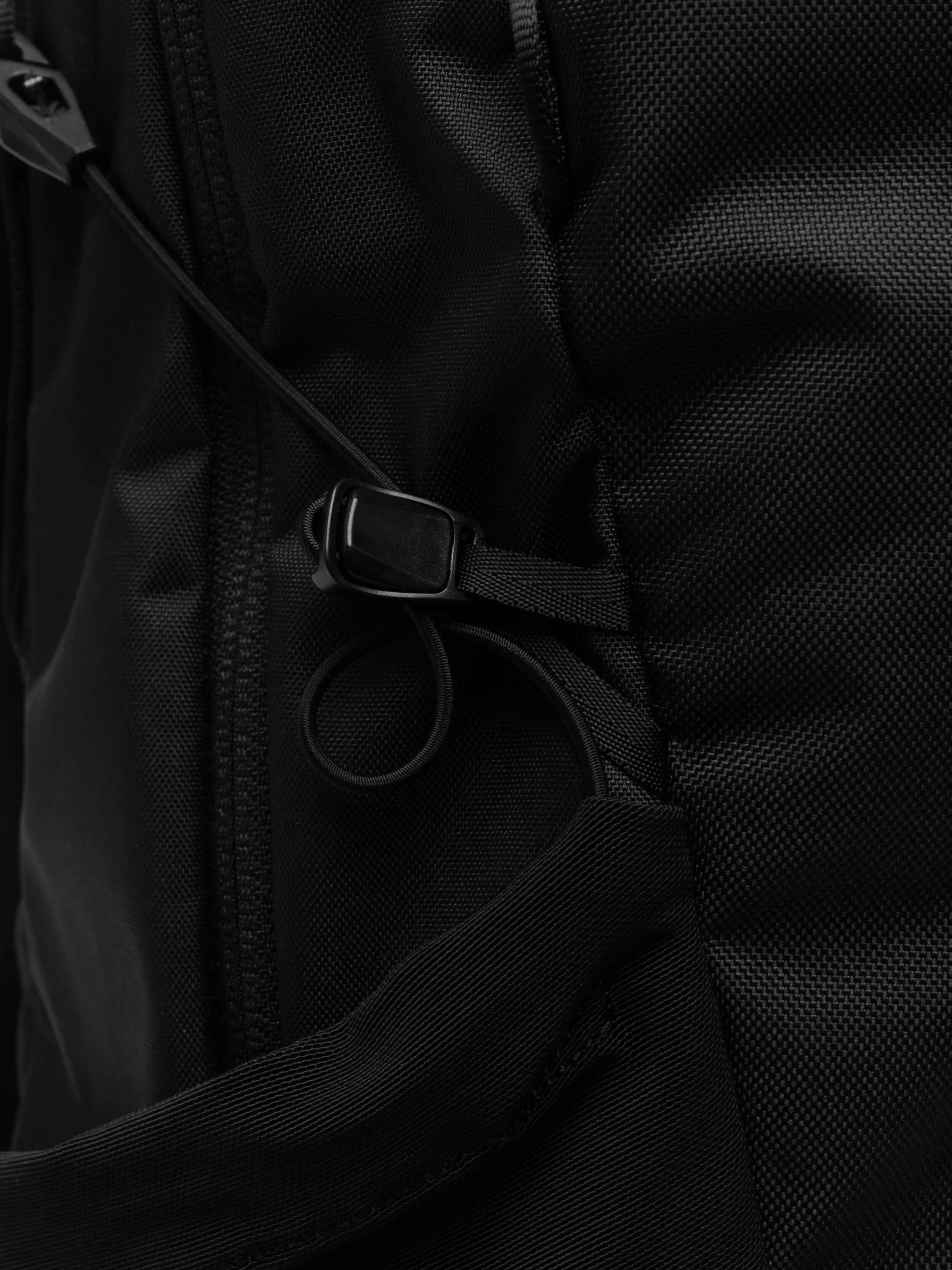 Mantis 16L logo-embroidered backpack