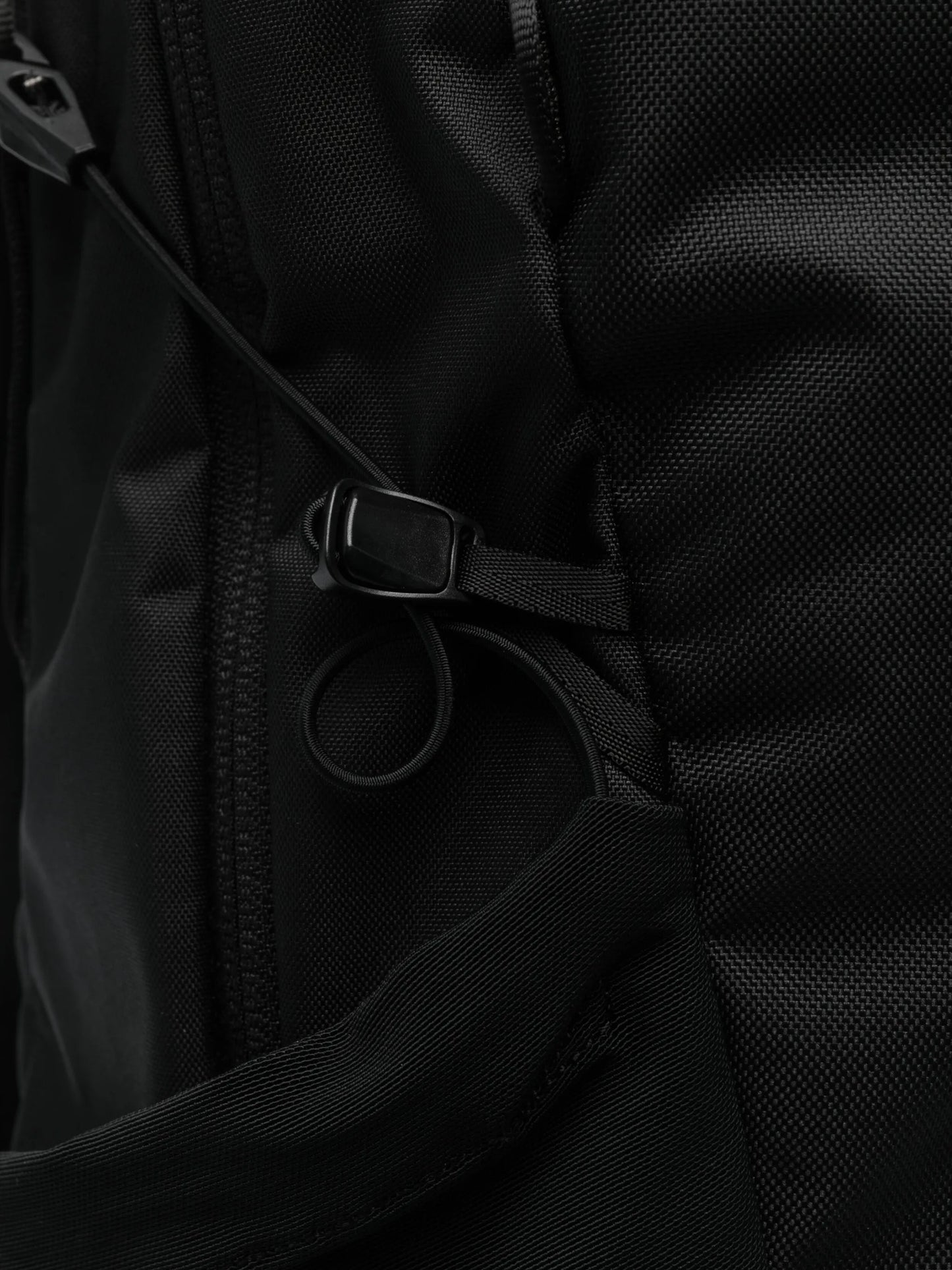 Mantis 16L logo-embroidered backpack
