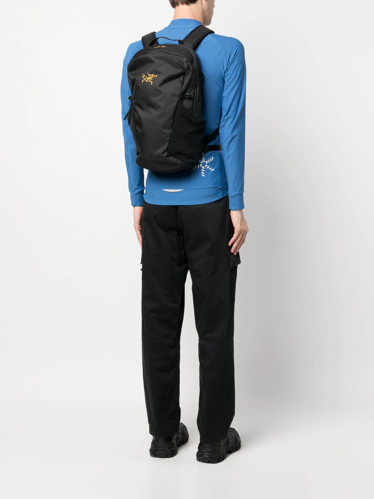 Mantis 16L logo-embroidered backpack