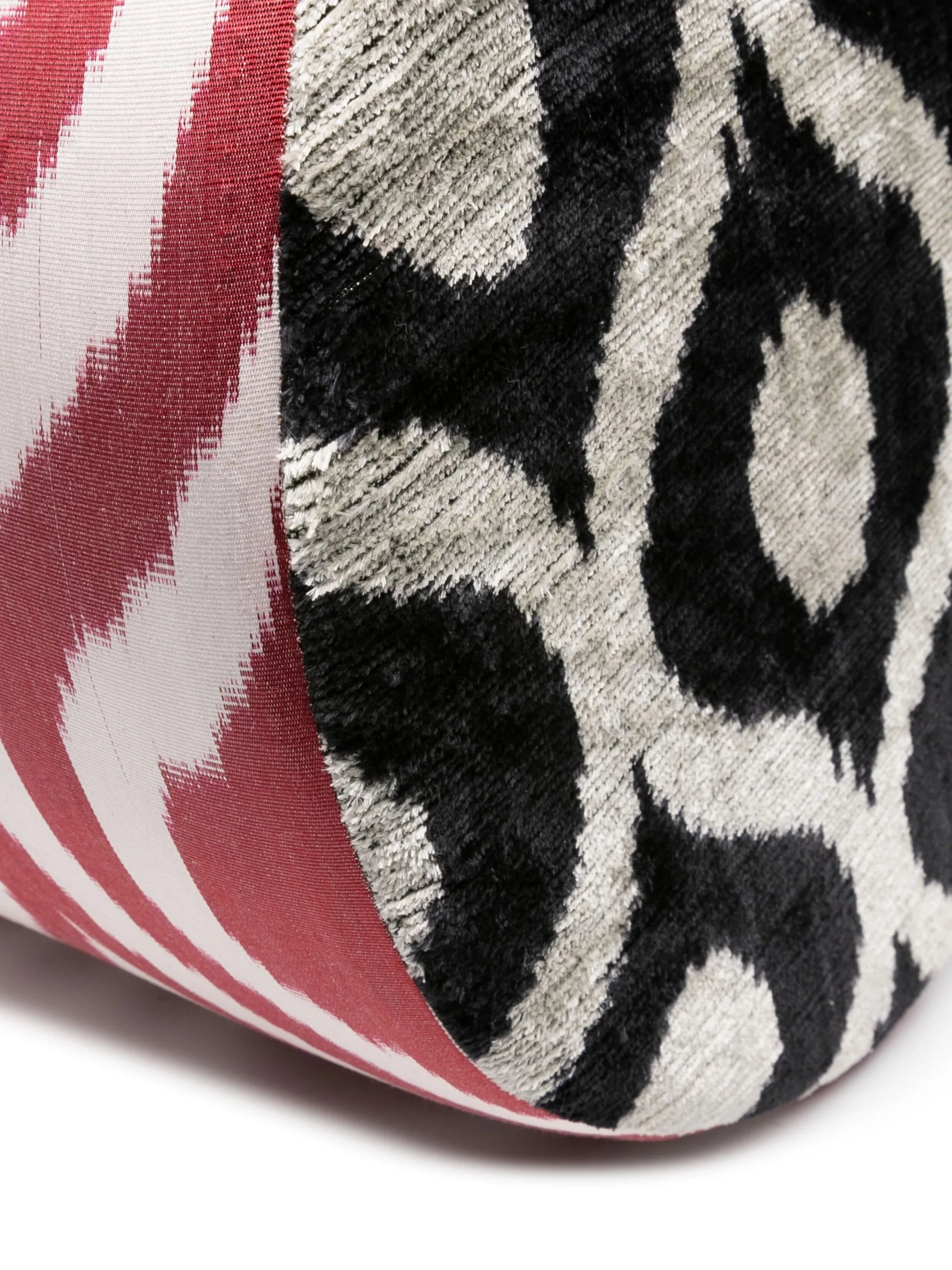 mix-pattern velvet pouf