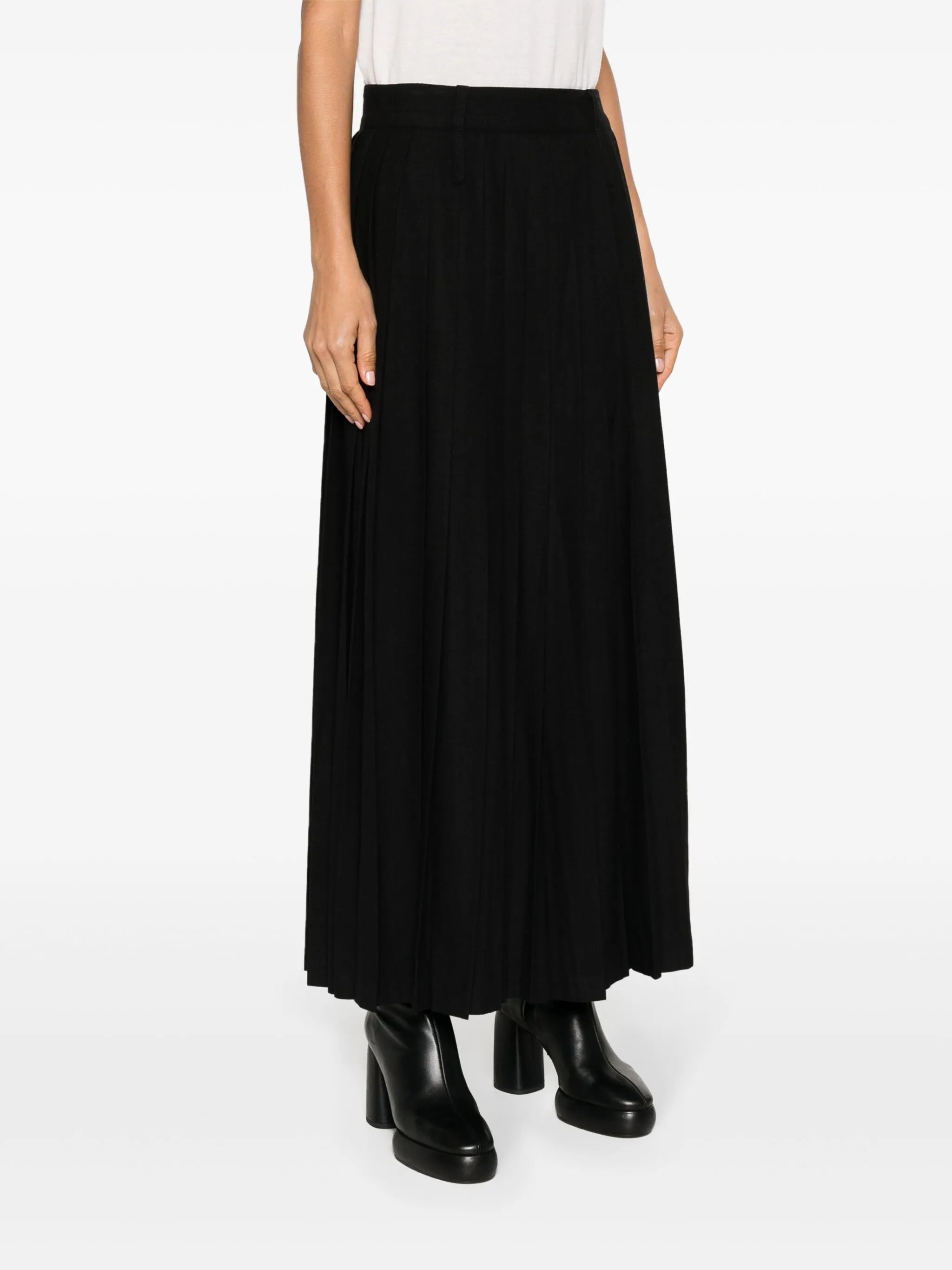 Bailey side-slit pleated skirt