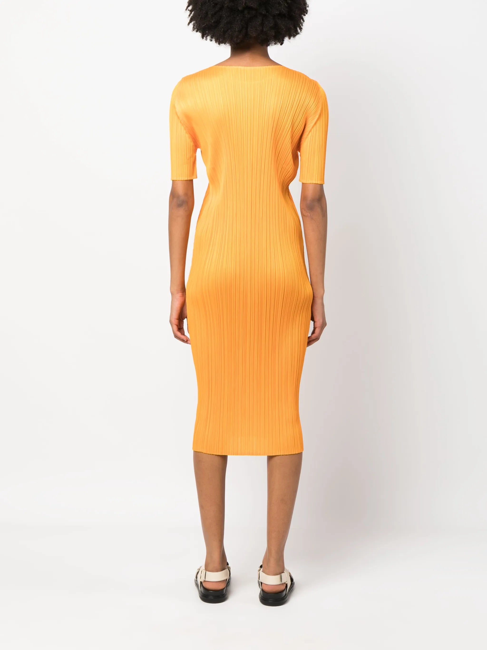 Monthly Colours May plissé midi dress