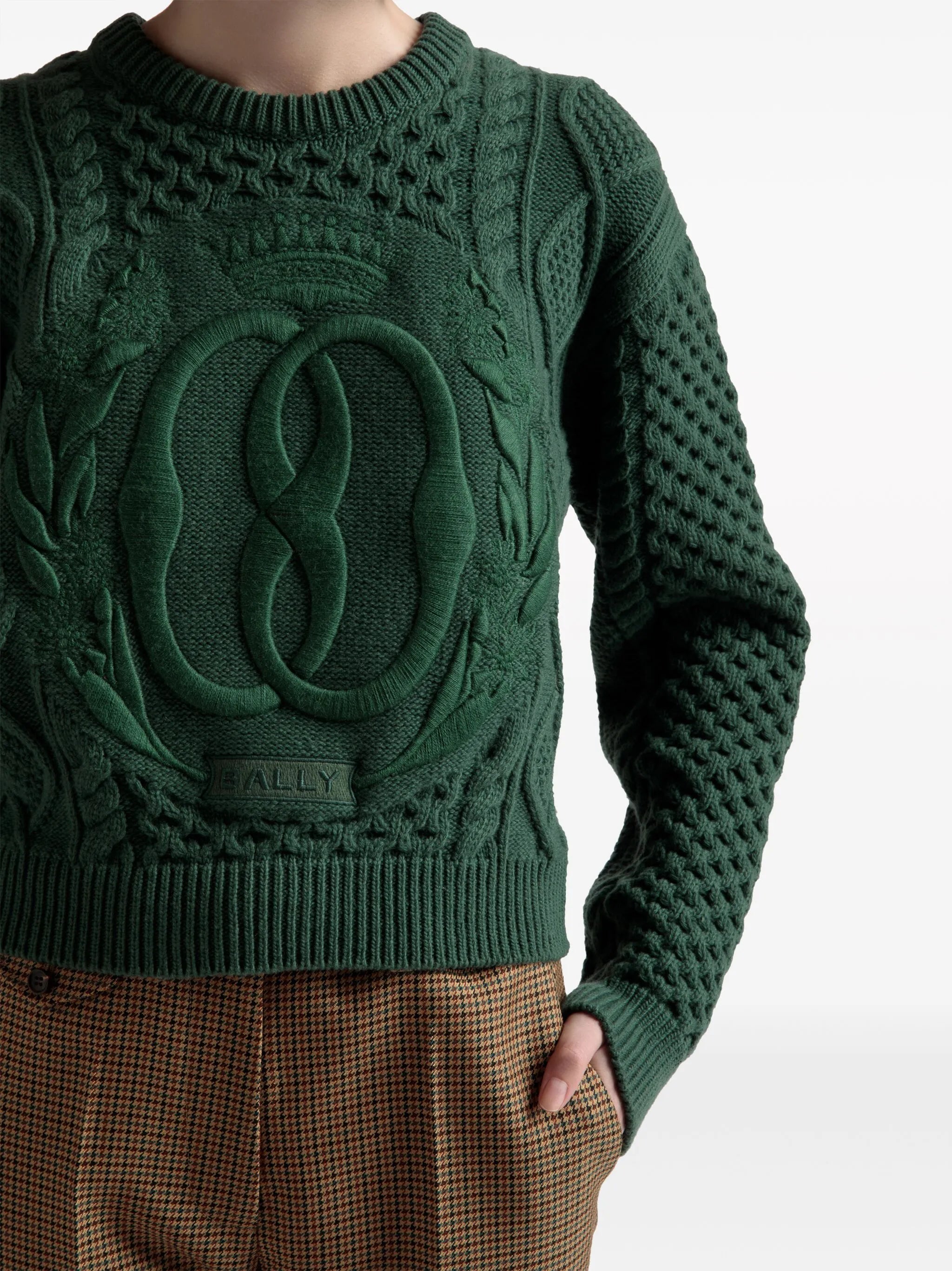 logo-embroidered cable-knit jumper