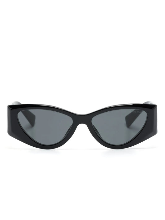 cat-eye frame logo sunglasses