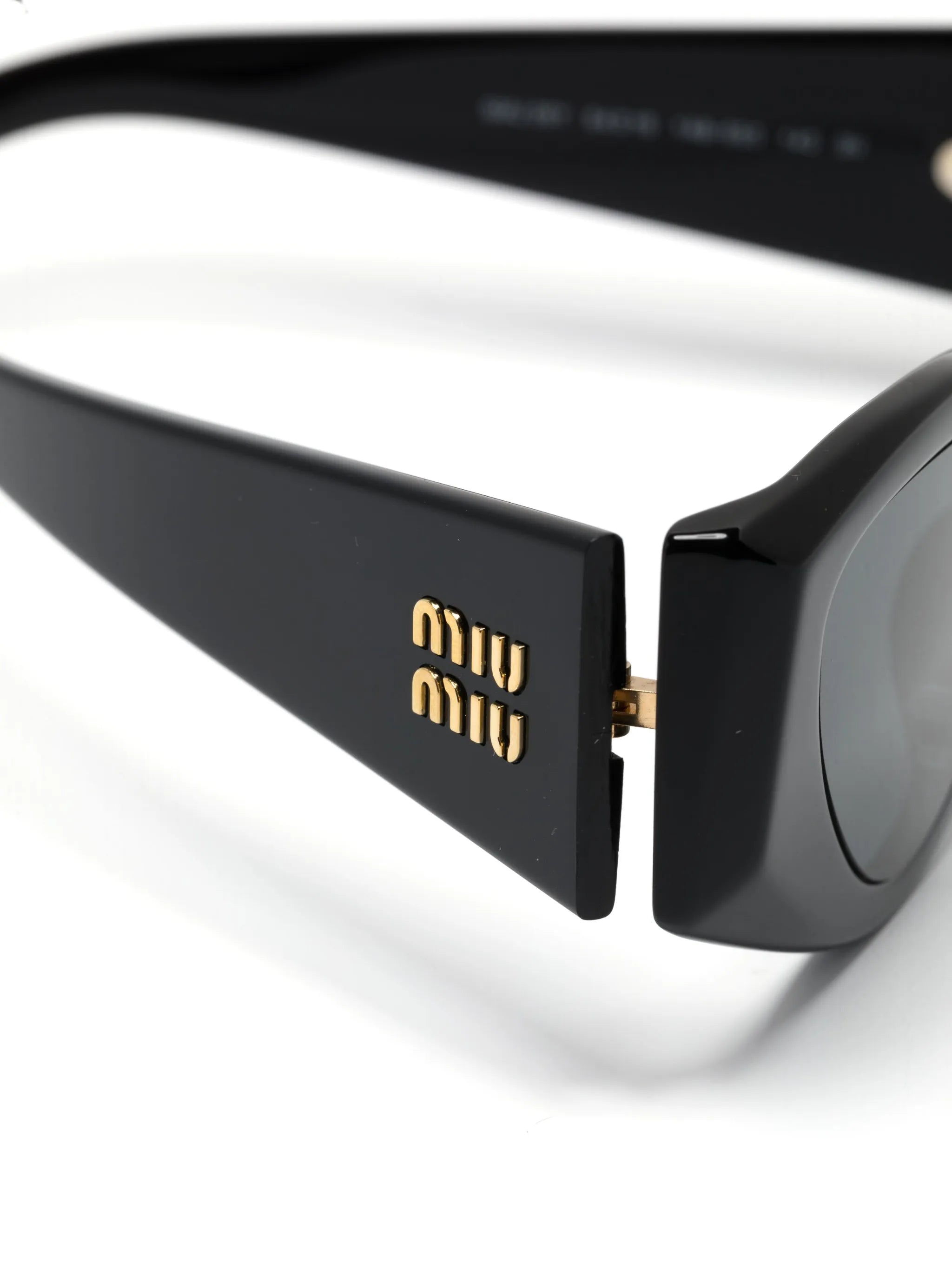 cat-eye frame logo sunglasses