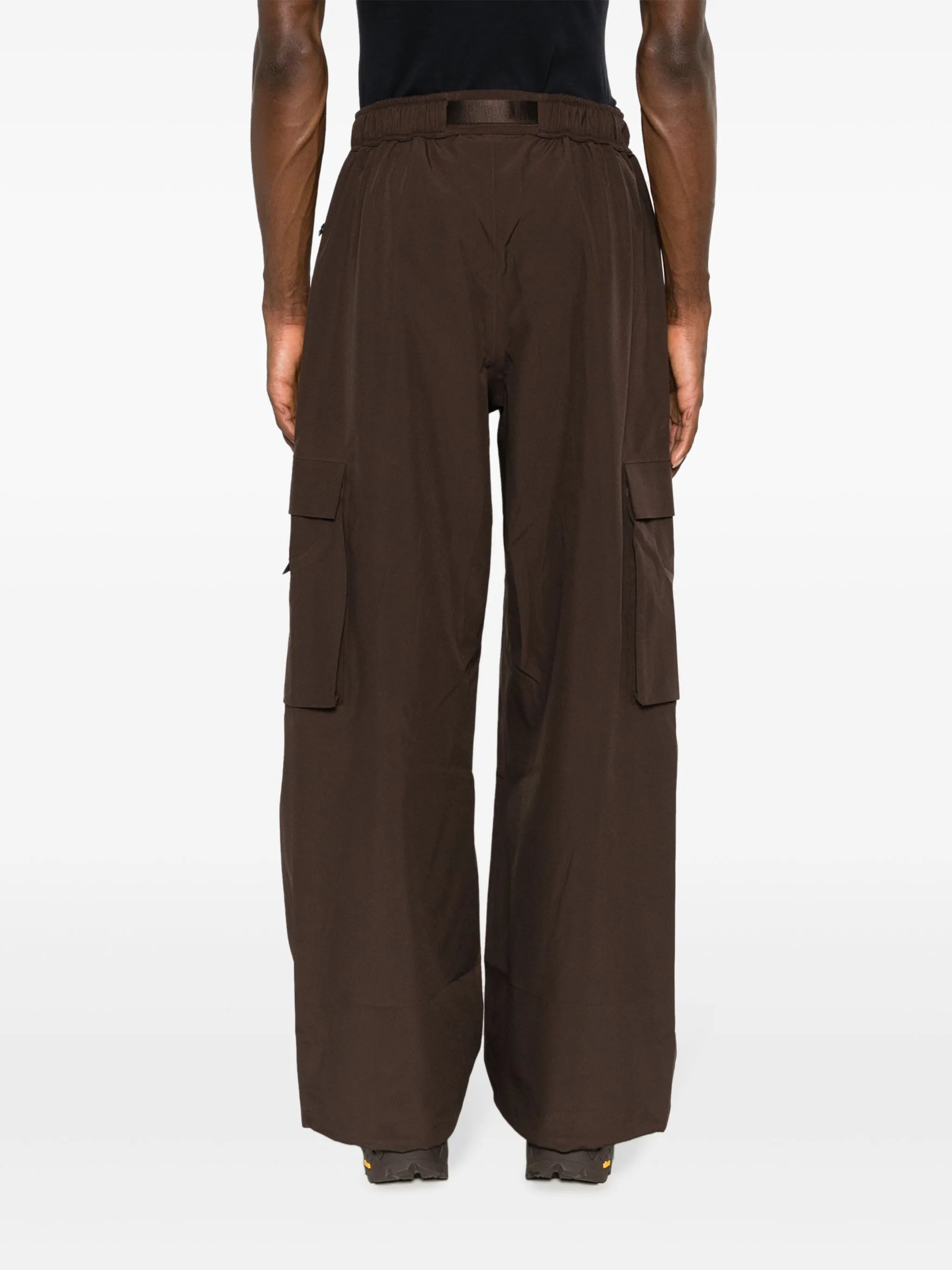 wide-leg cargo trousers