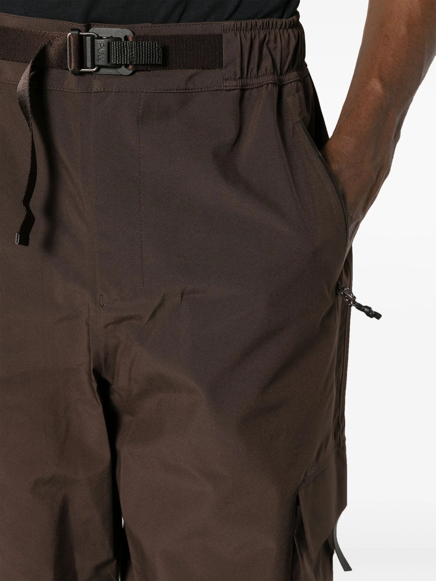 wide-leg cargo trousers