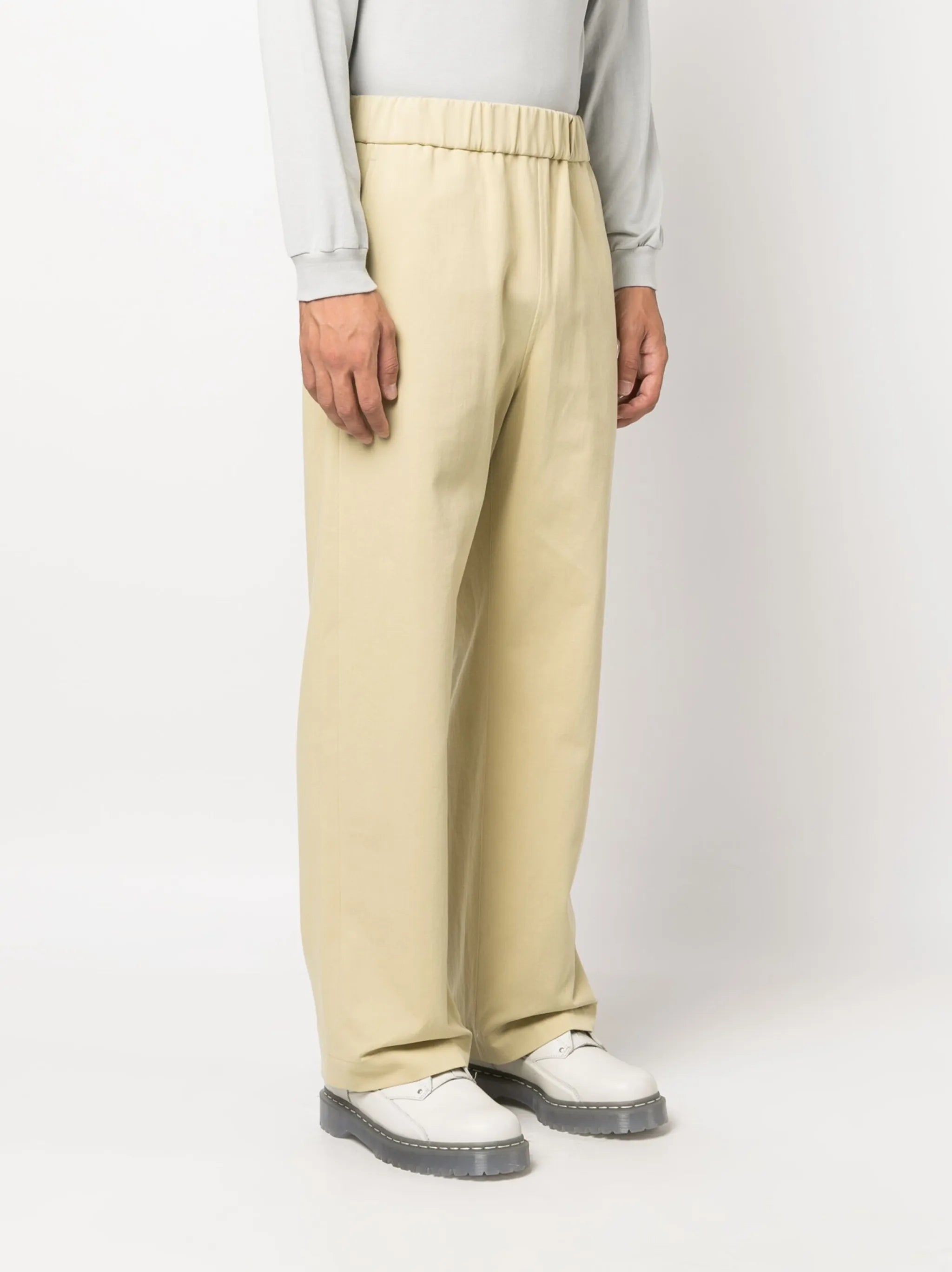 elasticated-waist straight-leg trousers